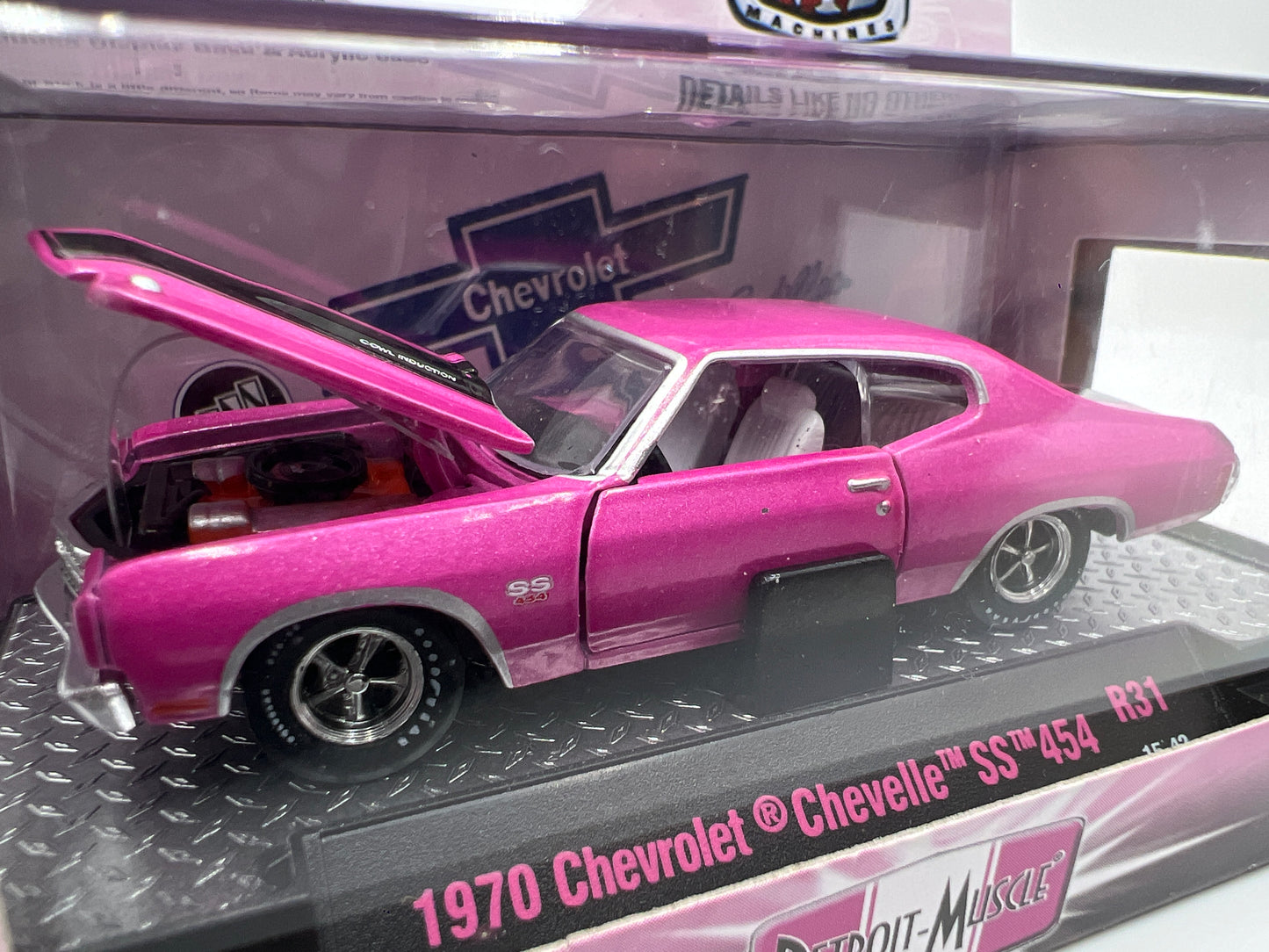 M2 Machines Detroit Muscle 1970 Chevrolet Chevelle SS 454 Pink R31