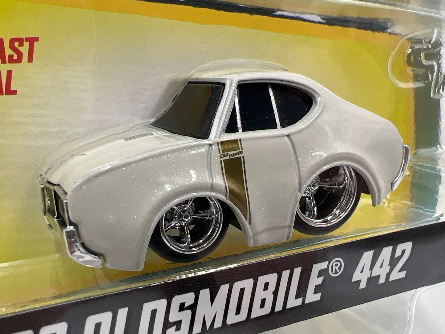 MGA Car Tuned Series 7 #6 68 Oldsmobile 442 White