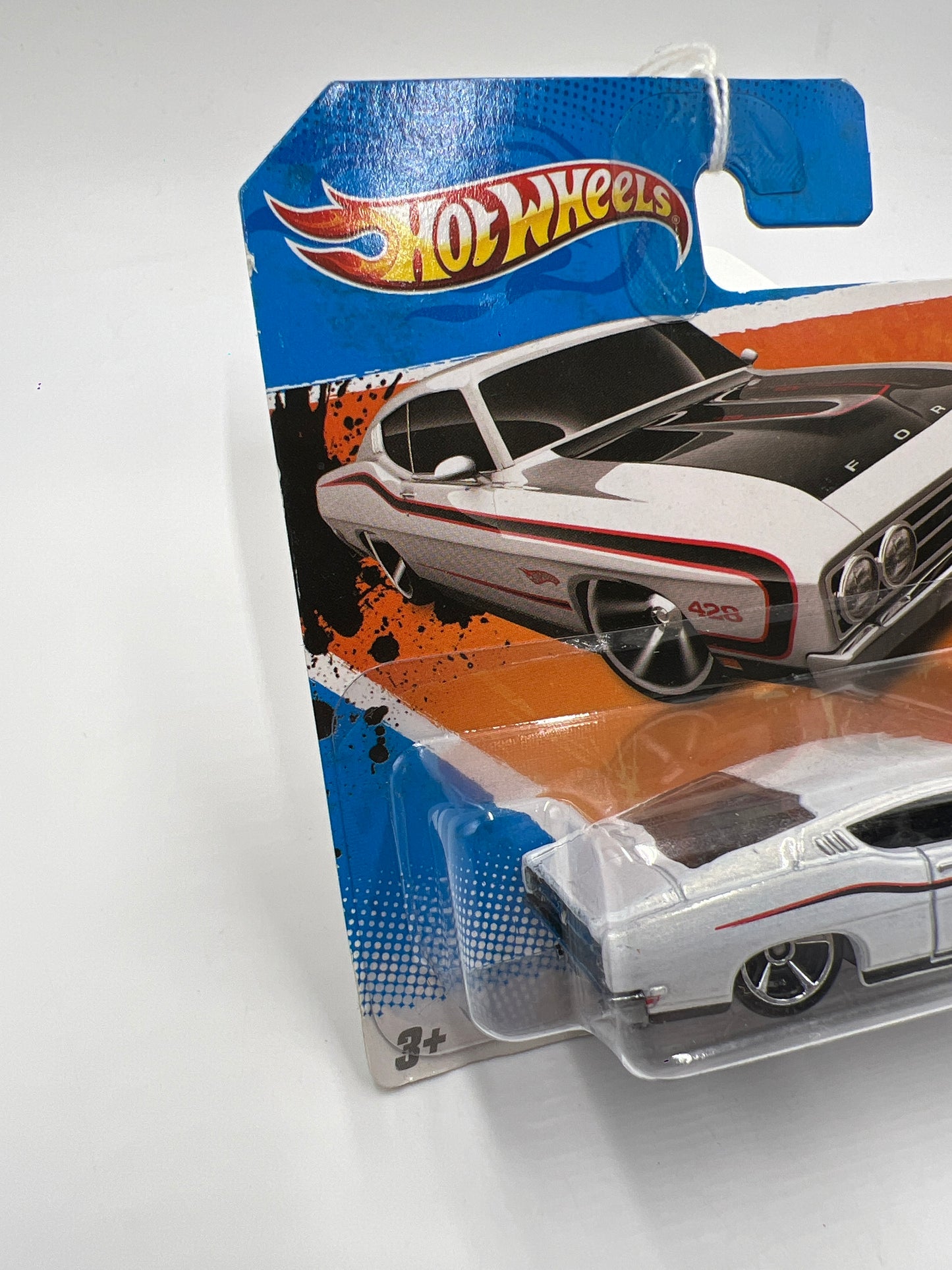 2011 Hot Wheels Muscle Mania #103 69 Ford Torino Talladega White Short Card 34B