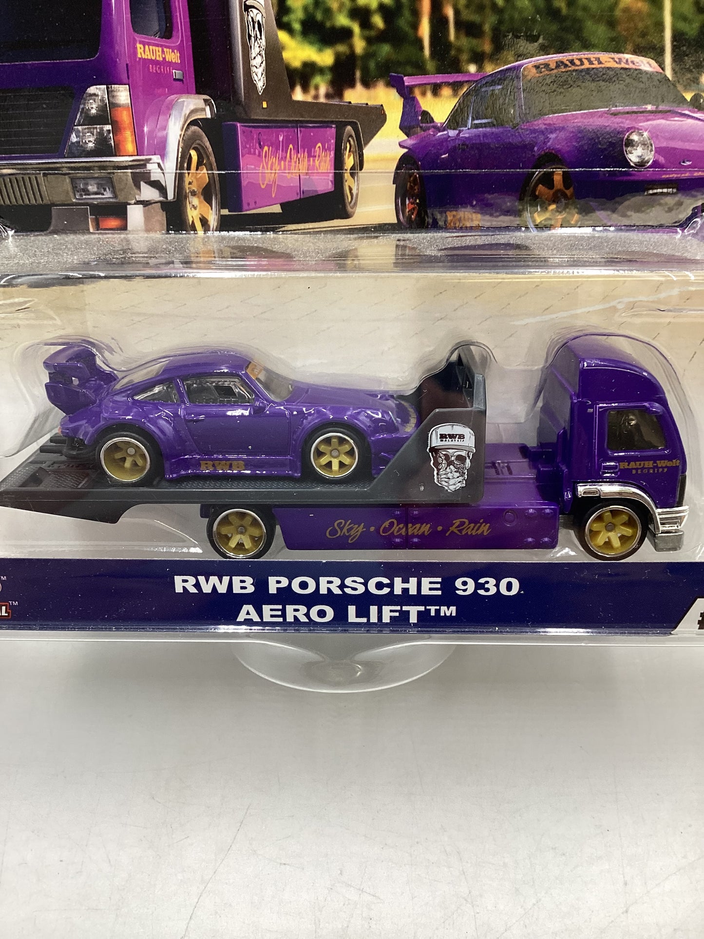 Hot wheels 2019 Team Transport #17 RWB Porsche 930 & Aero Lift W/Protector