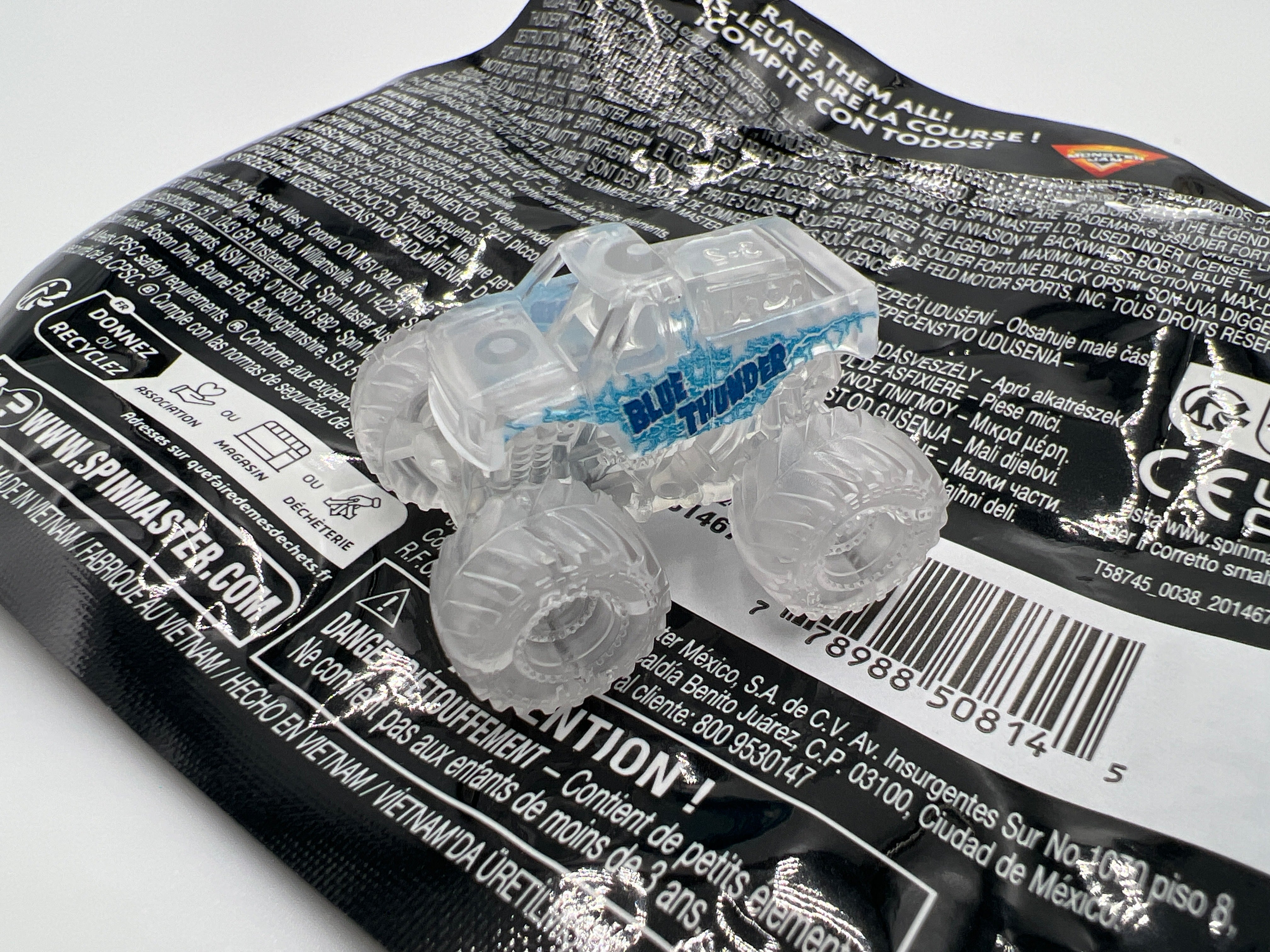 Monster Jam Mini Series 16 #735 Blue Thunder Clear Chase