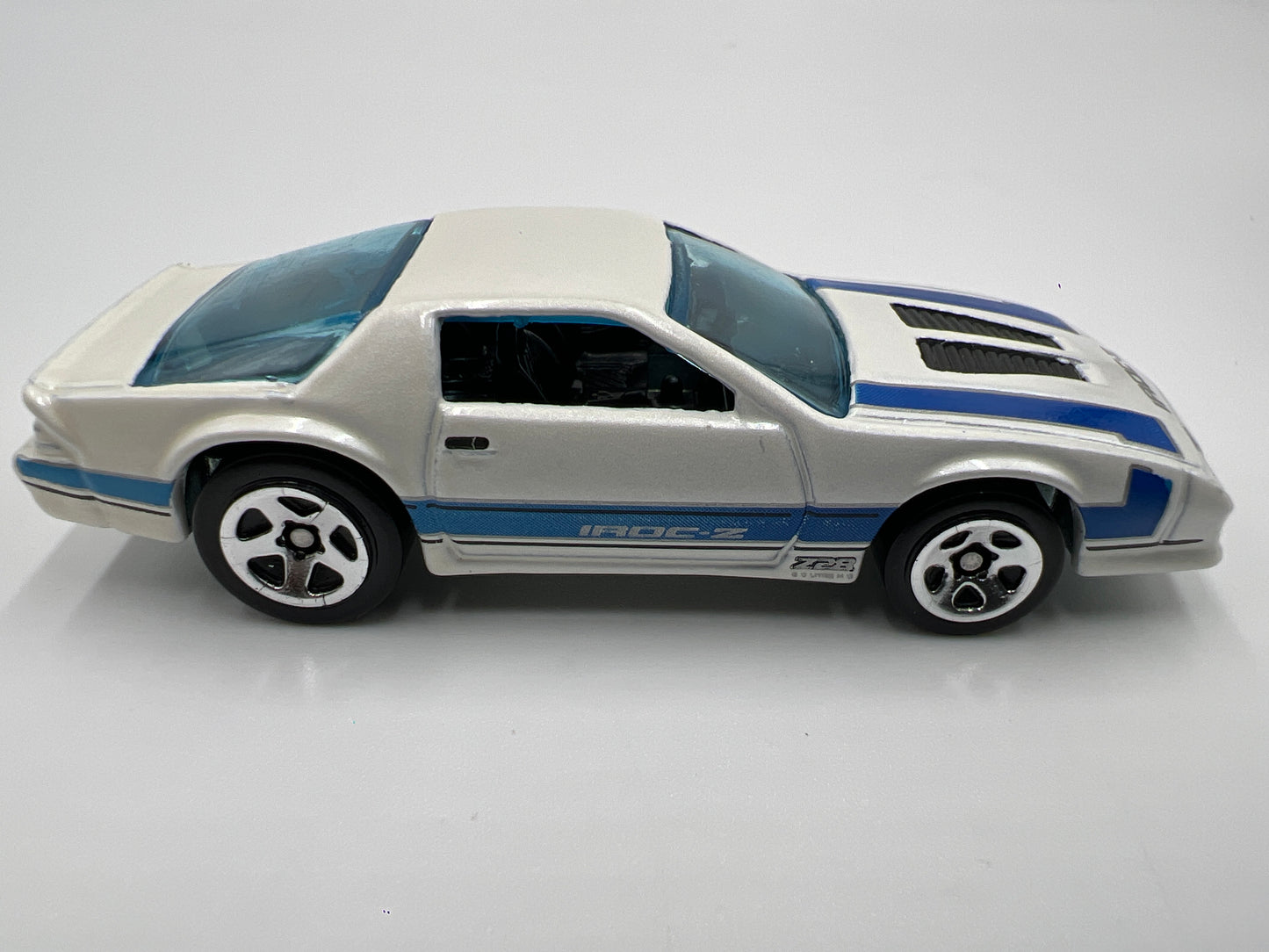 Hot Wheels 1/64 Target Retro Series 85 Chevy Camaro IROC-Z Loose