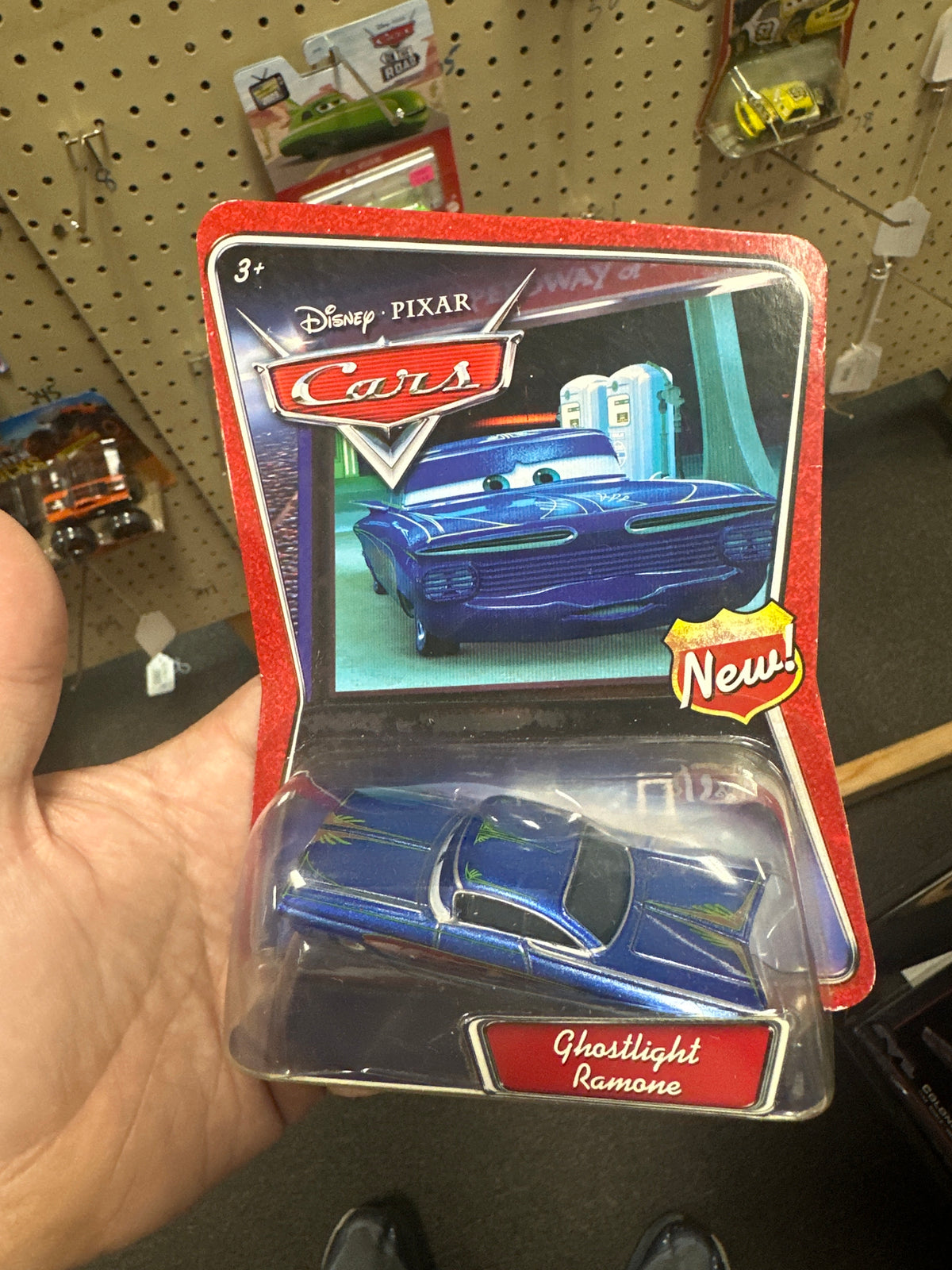 Disney Pixar Cars Ghostlight Ramone 137E