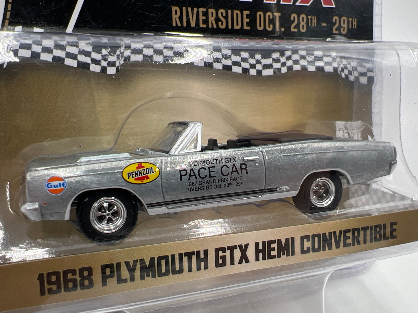 Greenlight Hobby Exclusive LA Times Grand Prix RAW CHASE 1968 Plymouth GTX Hemi Convertible Pace Car