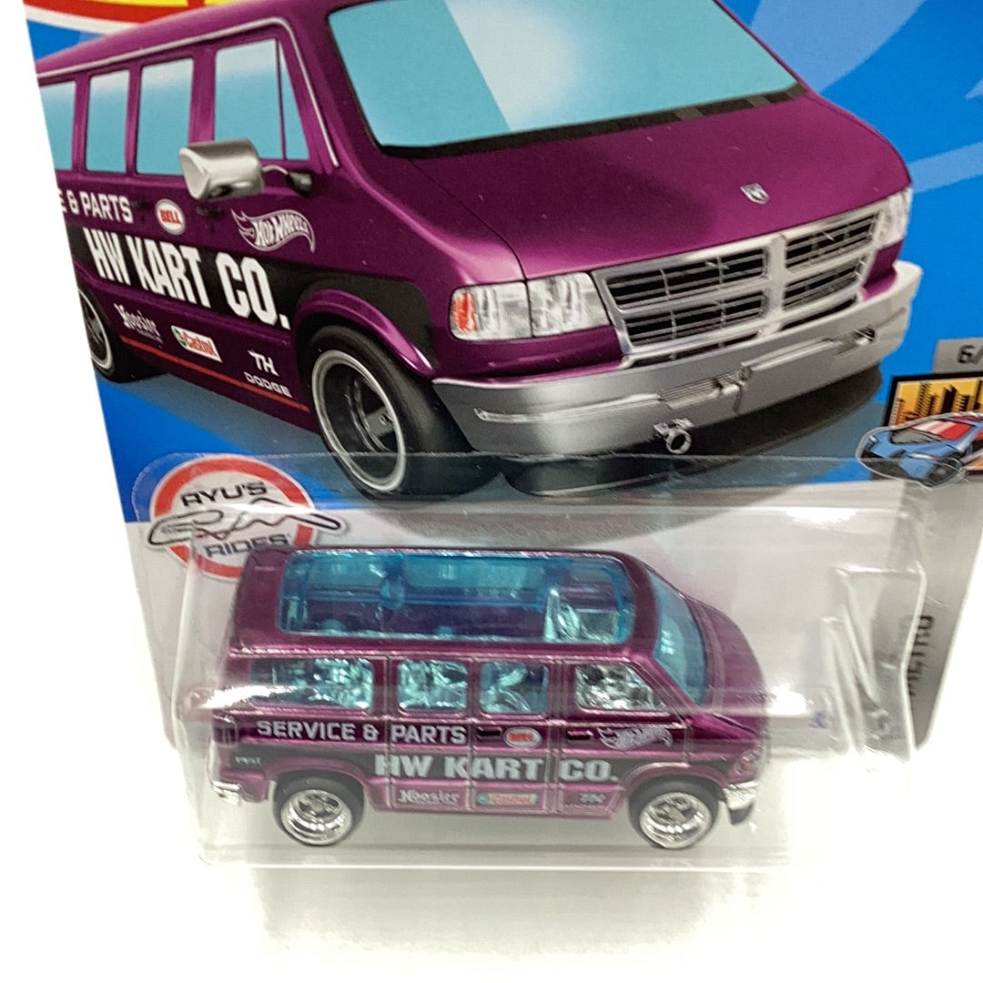 2022 hot wheels super treasure hunt Dodge Van W/ Protector