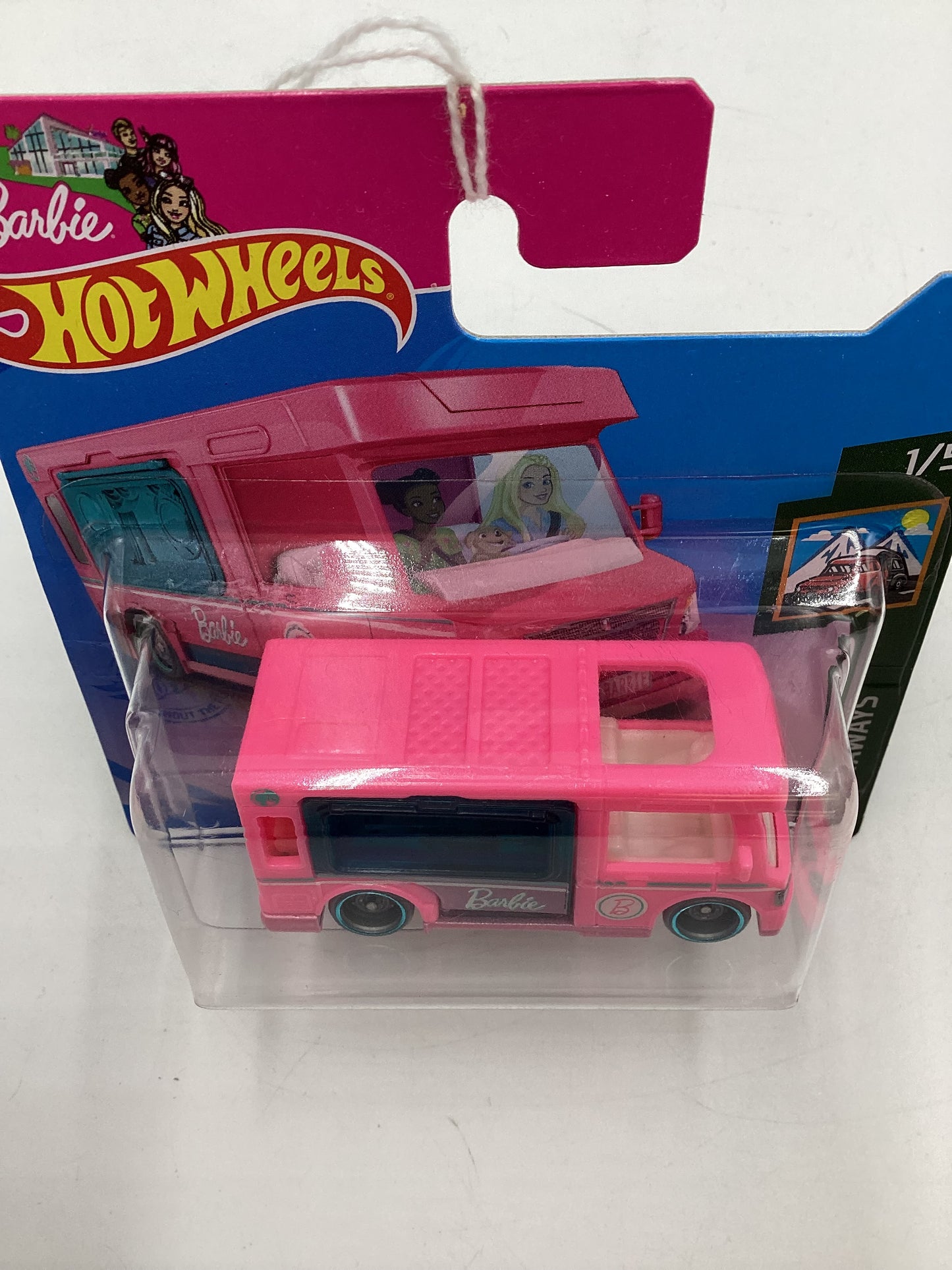 2021 Hot Wheels Getaways #56 Barbie Dream Camper Pink Short Card 123C