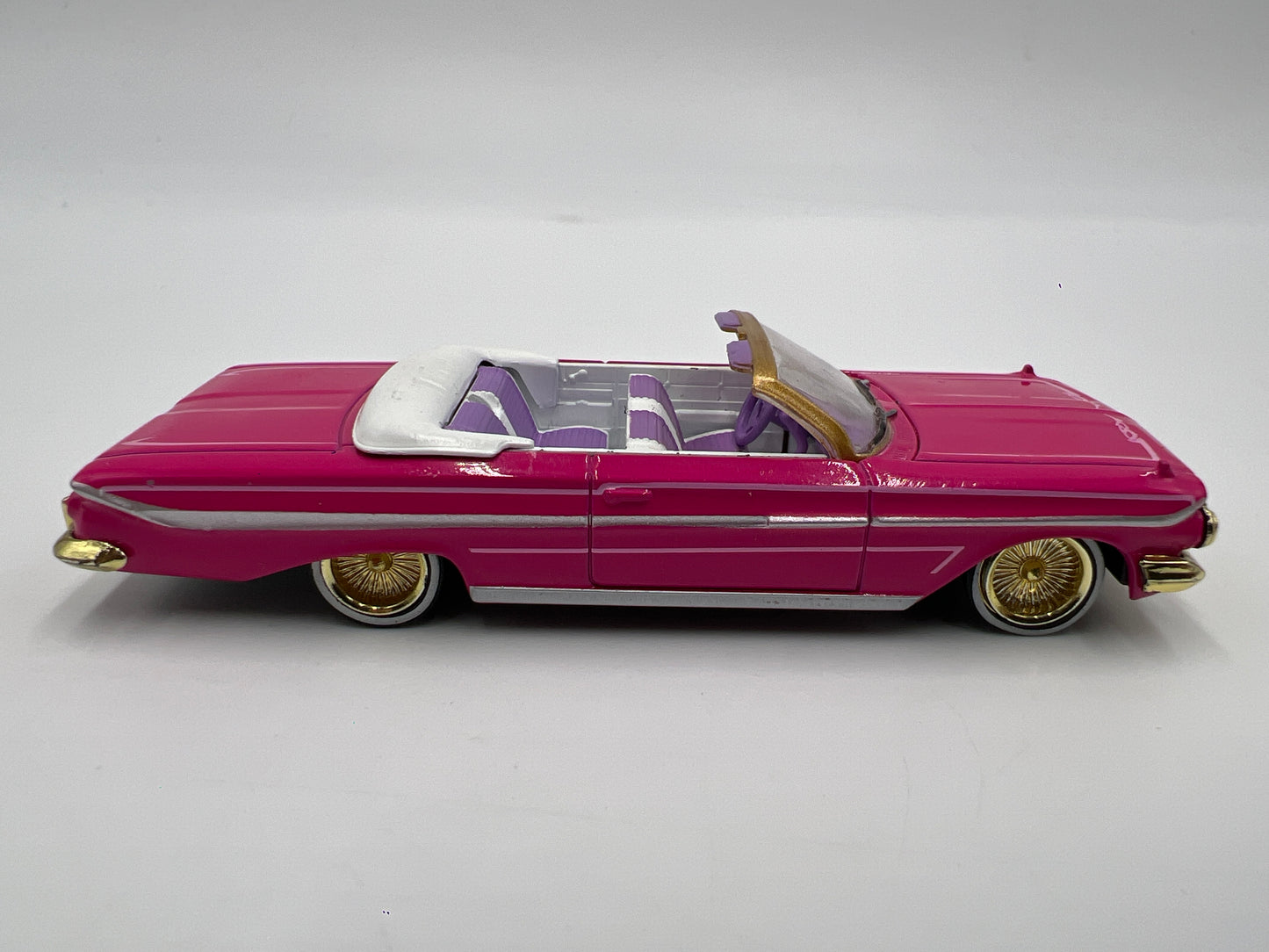 Malibu International Loc Riderz Chevy Impala Pink W/Suspension Loose