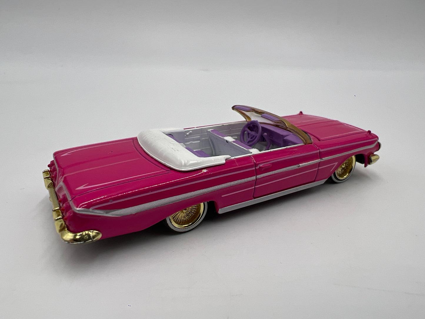 Malibu International Loc Riderz Chevy Impala Pink W/Suspension Loose