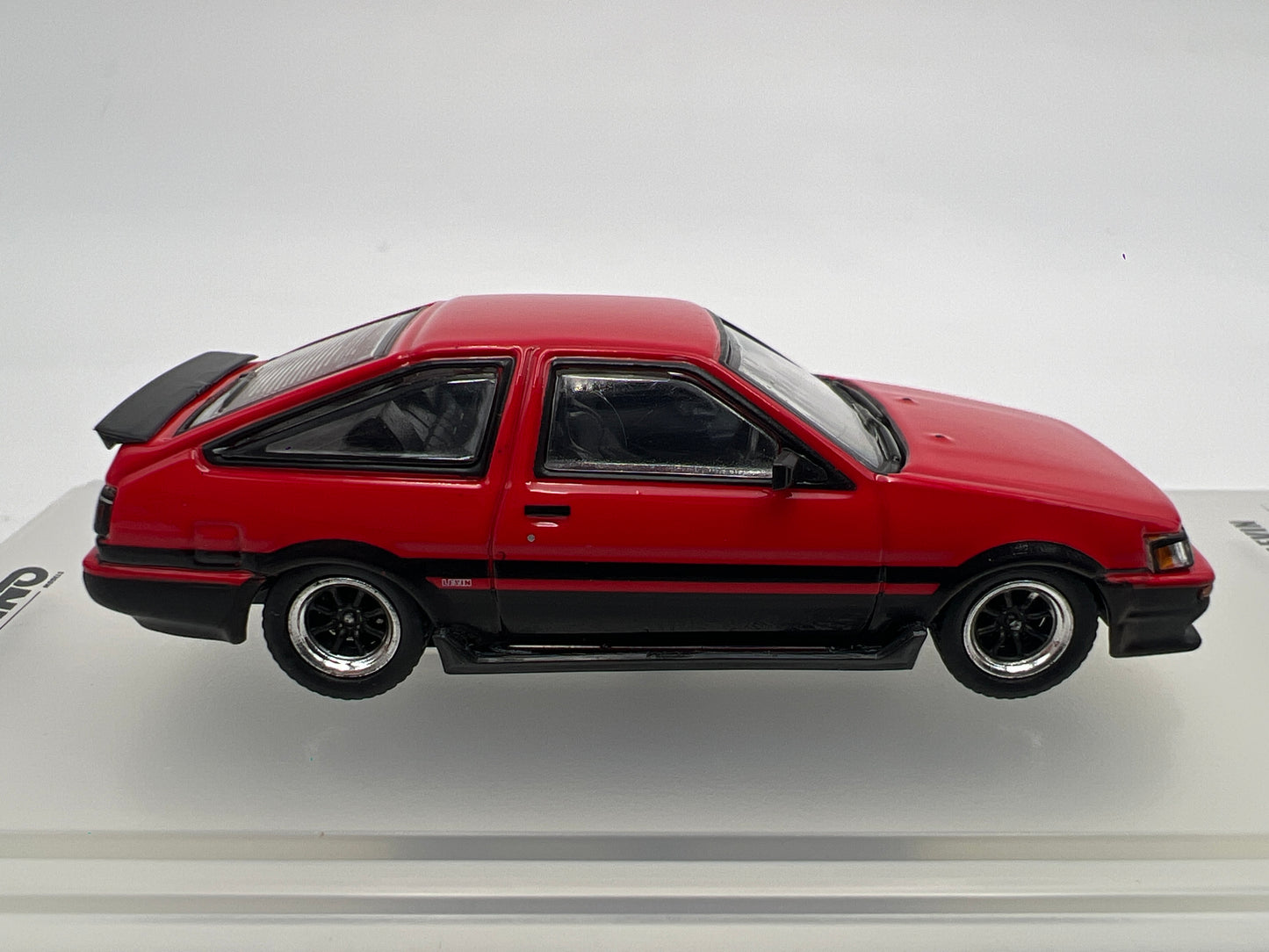 Inno64 1/64 Japan Special Edition Toyota Corolla AE86 Levin Red