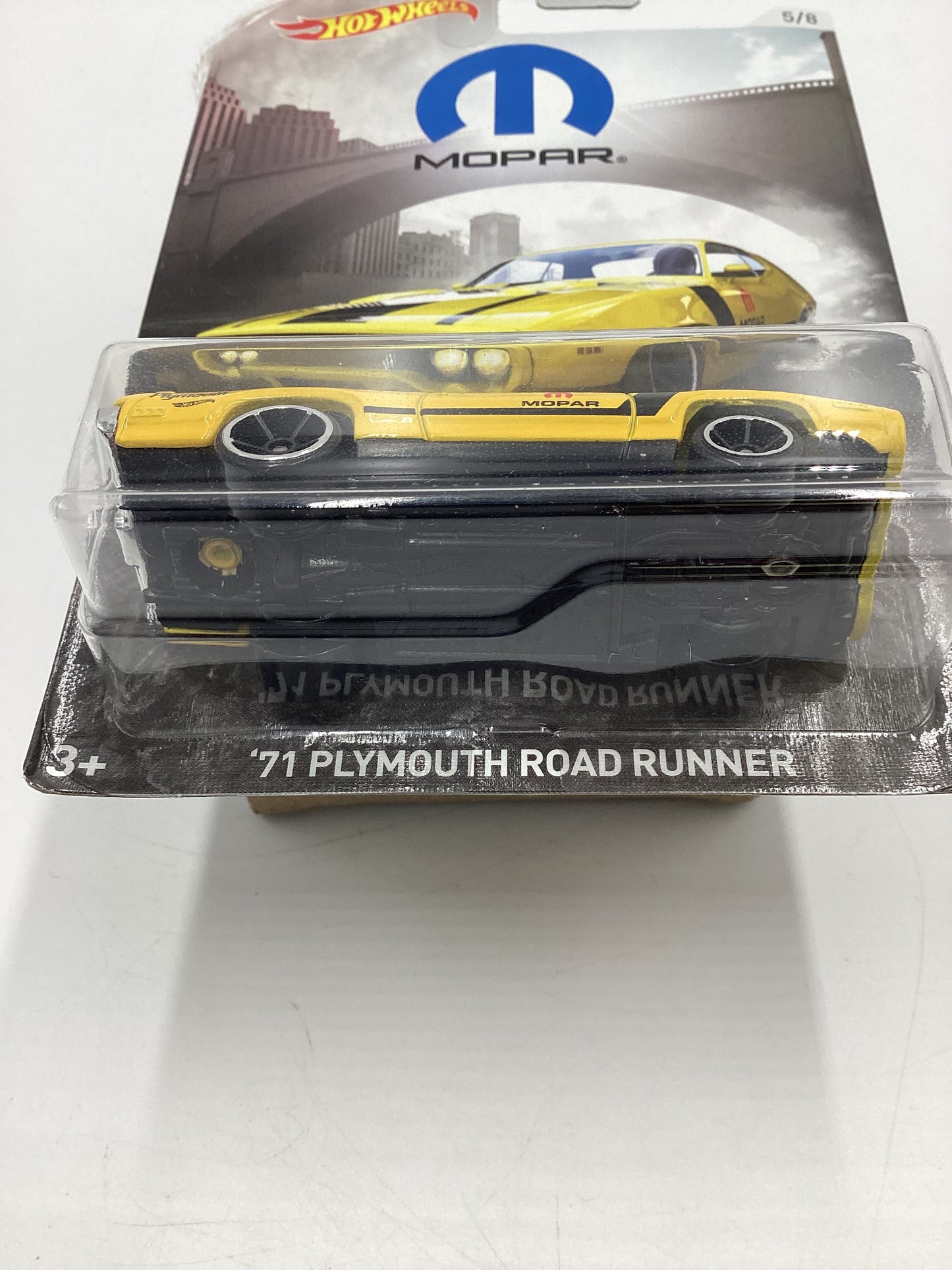 Hot wheels Exclusive Mopar Series #5 71 Plymouth Road Runner Yellow