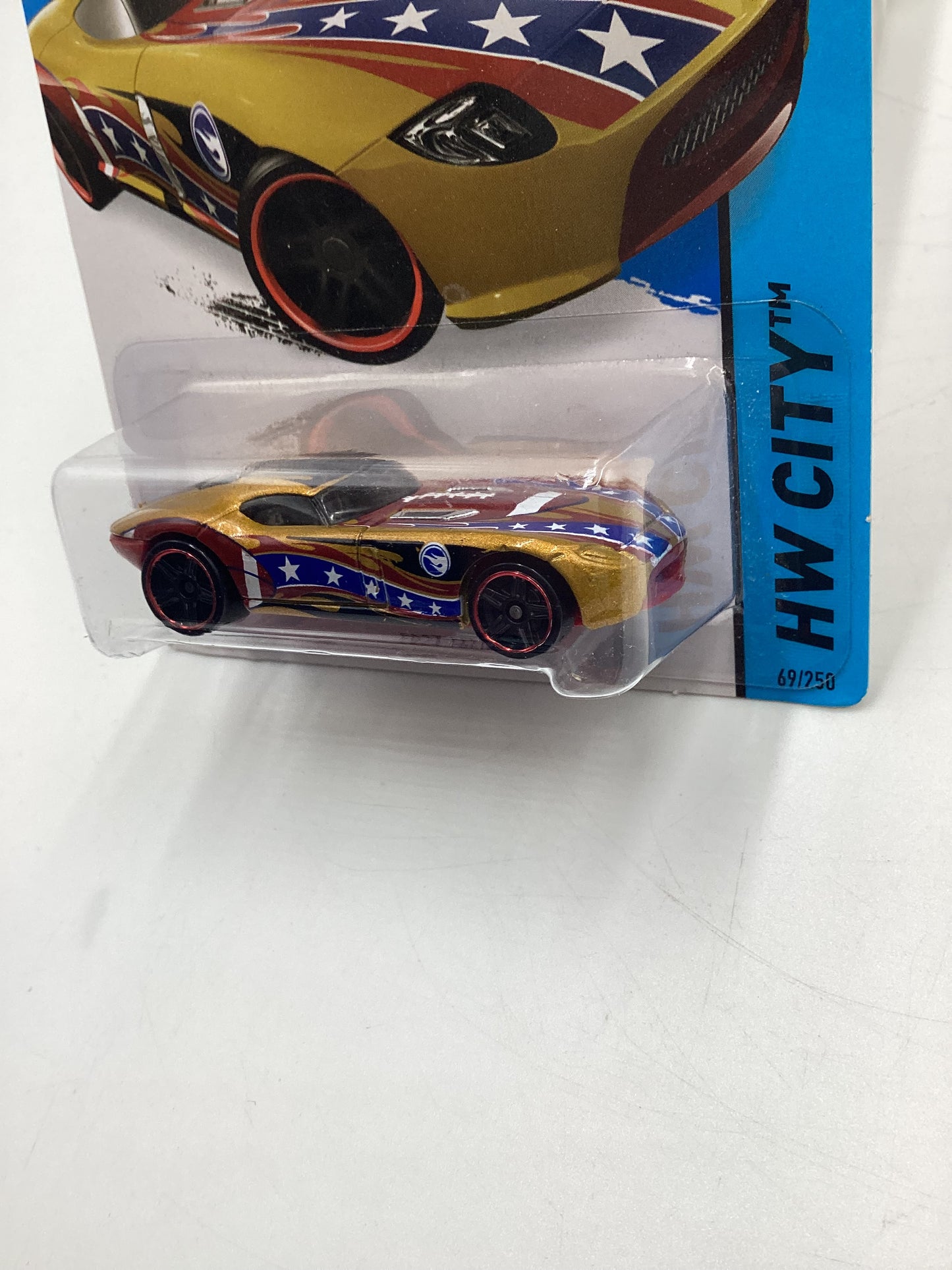 2015 Hot Wheels Treasure Hunt #69 Fast Felion Gold Factory Sealed