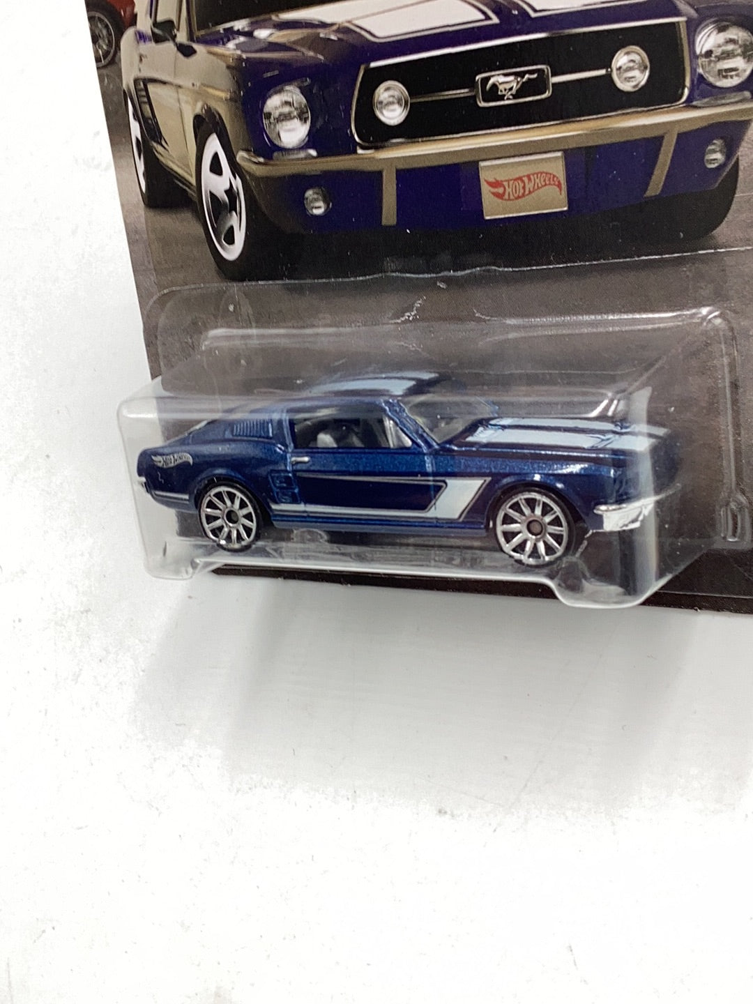 Hot Wheels Garage 8/10 Custom 67 mustang 151A