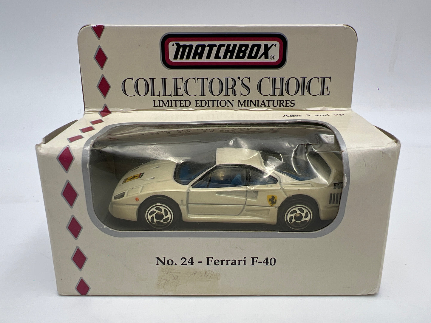 1994 Matchbox Collectors Choice #24 Ferrari F40 White Cracked Blister/Box Not Perfect