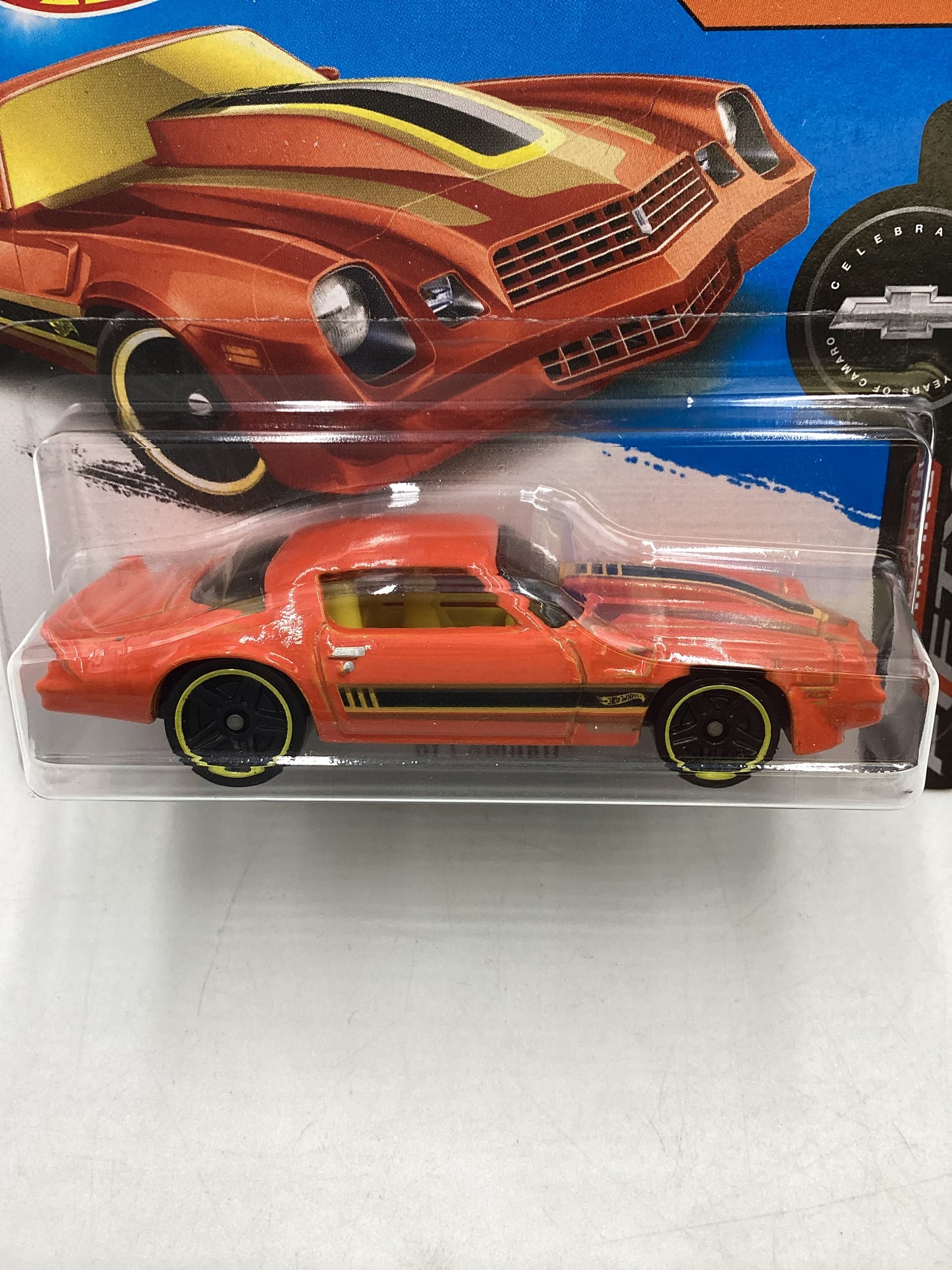 2017 Hot wheels Short Card Orange 81 Camaro 9C