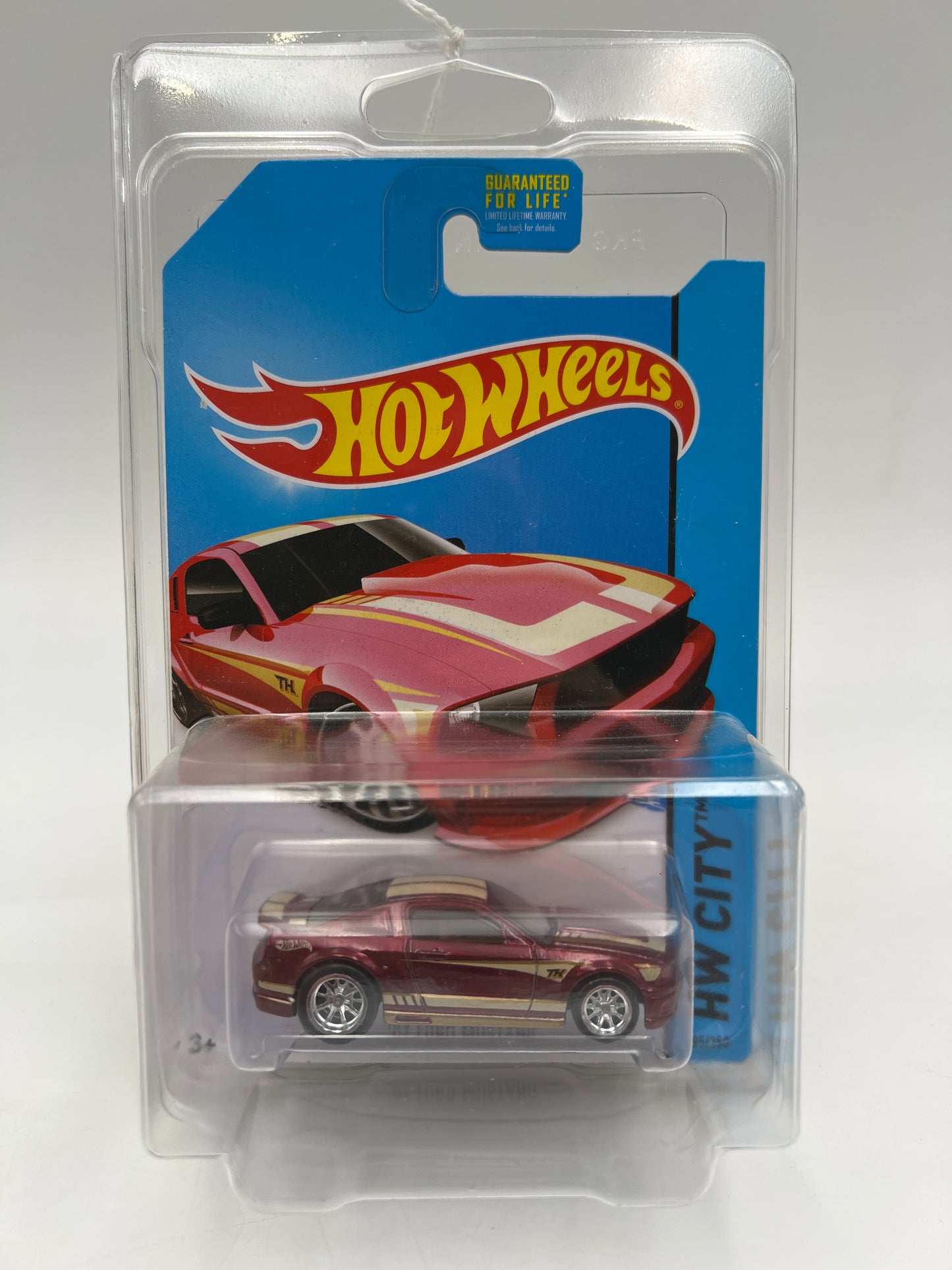 2014 Hot Wheels Super Treasure Hunt #95 07 Ford Mustang Red W/Protector