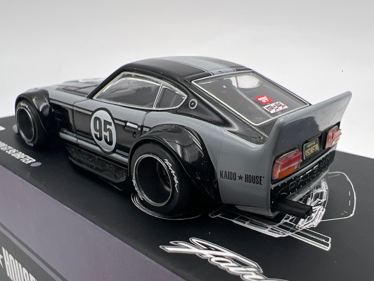 Mini GT x Kaido House #079 Nissan Fairlady Z Kaido GT 95 Drifter