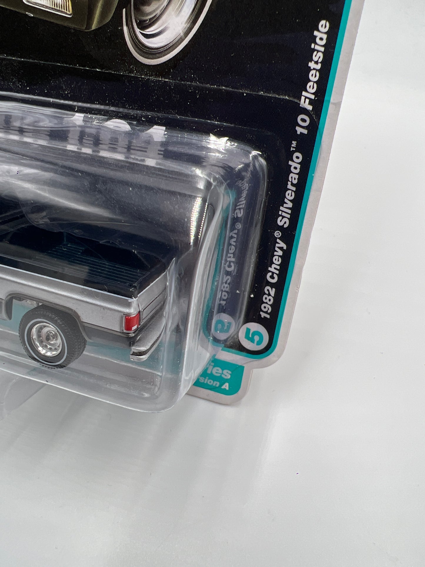 Auto World Muscle Trucks Release 2 Version A 1982 Chevy Silverado 10 Fleetside Dark Blue/Silver