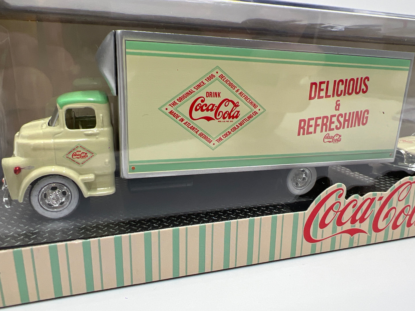 M2 Machines Auto Haulers Coca Cola 1958 Dodge COE & 1960 Chrysler 300F TW20