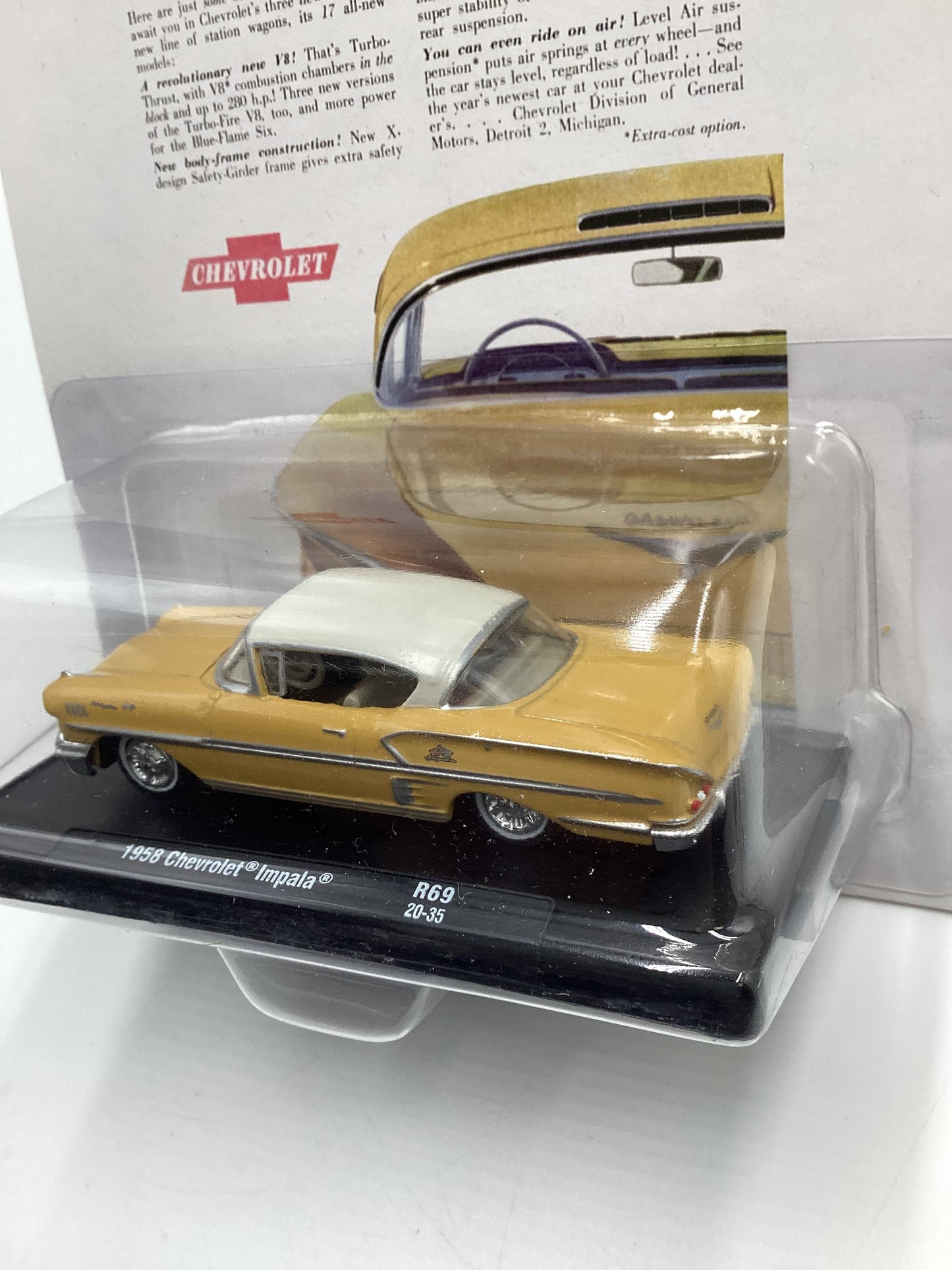 M2 Machines Auto Drivers Chevrolet 1958 Chevrolet Impala Beige R69 193i