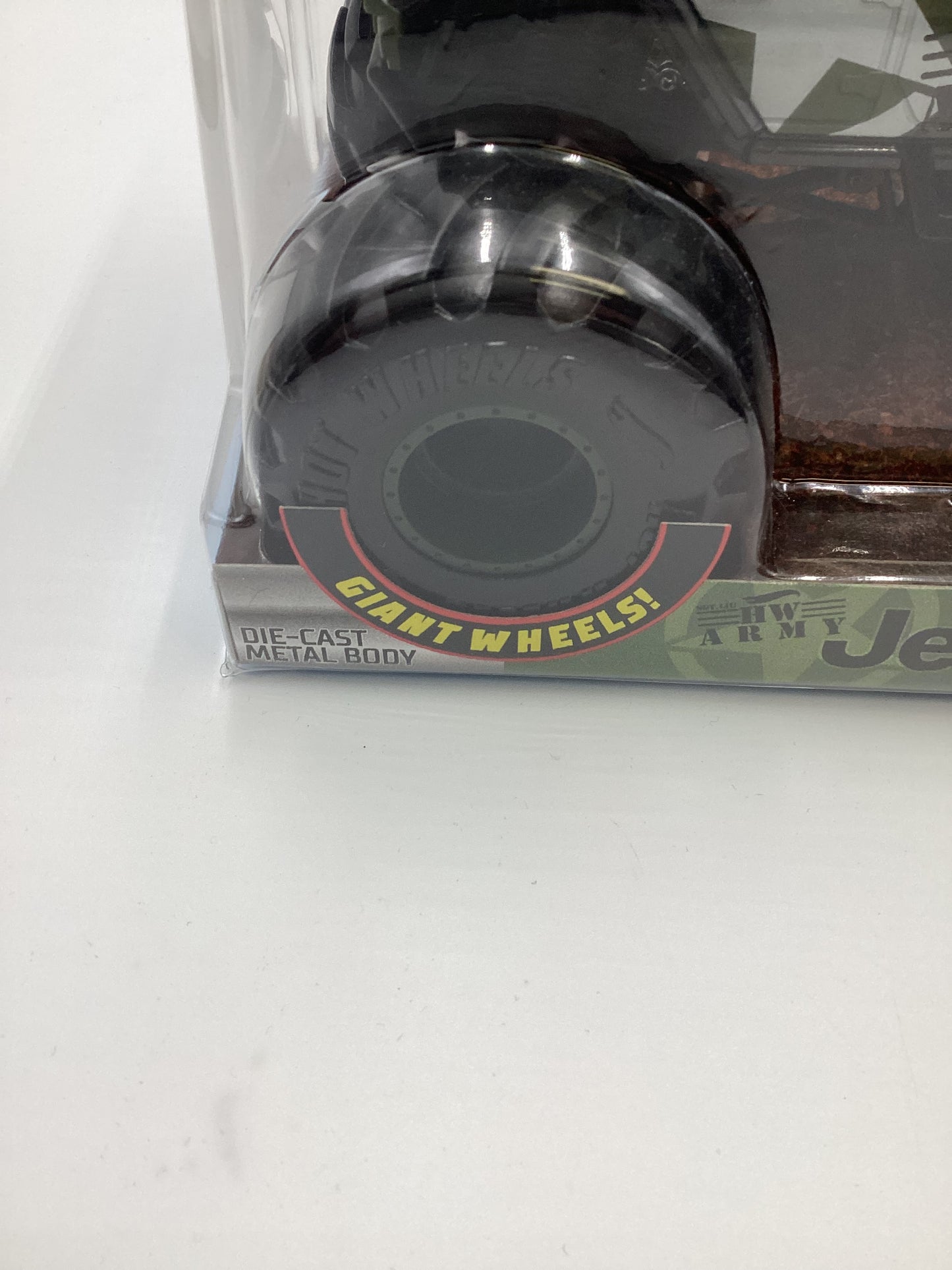 2020 Hot Wheels Monster Trucks Giant Wheels HW Army Jeep