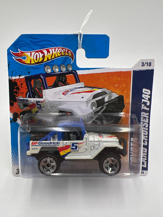 2011 Hot Wheels Short Card Performance #133 Toyota Land Cruiser FJ40 White