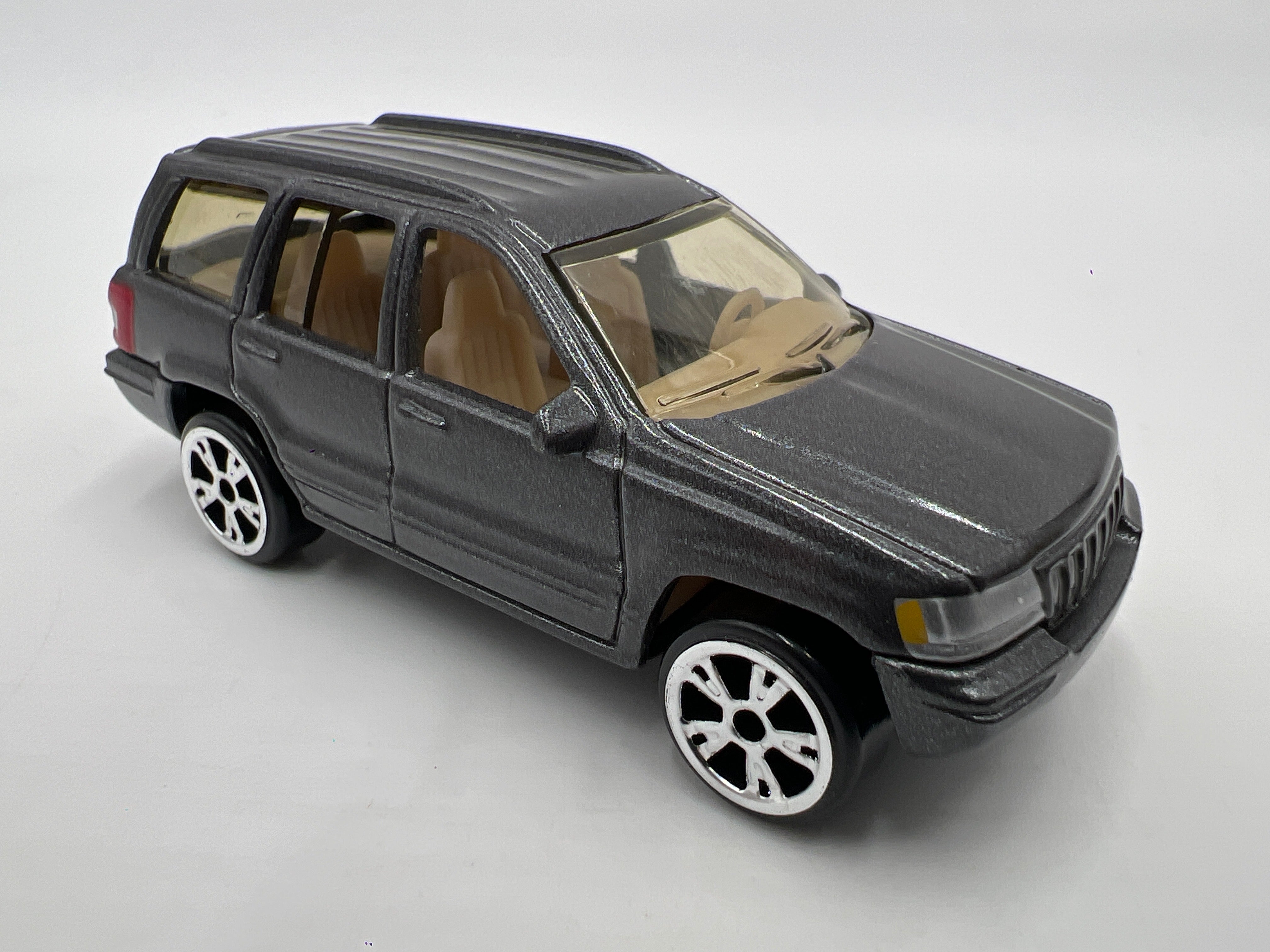 Matchbox 1/64 Superfast #64 Jeep Grand Cherokee Gray Loose