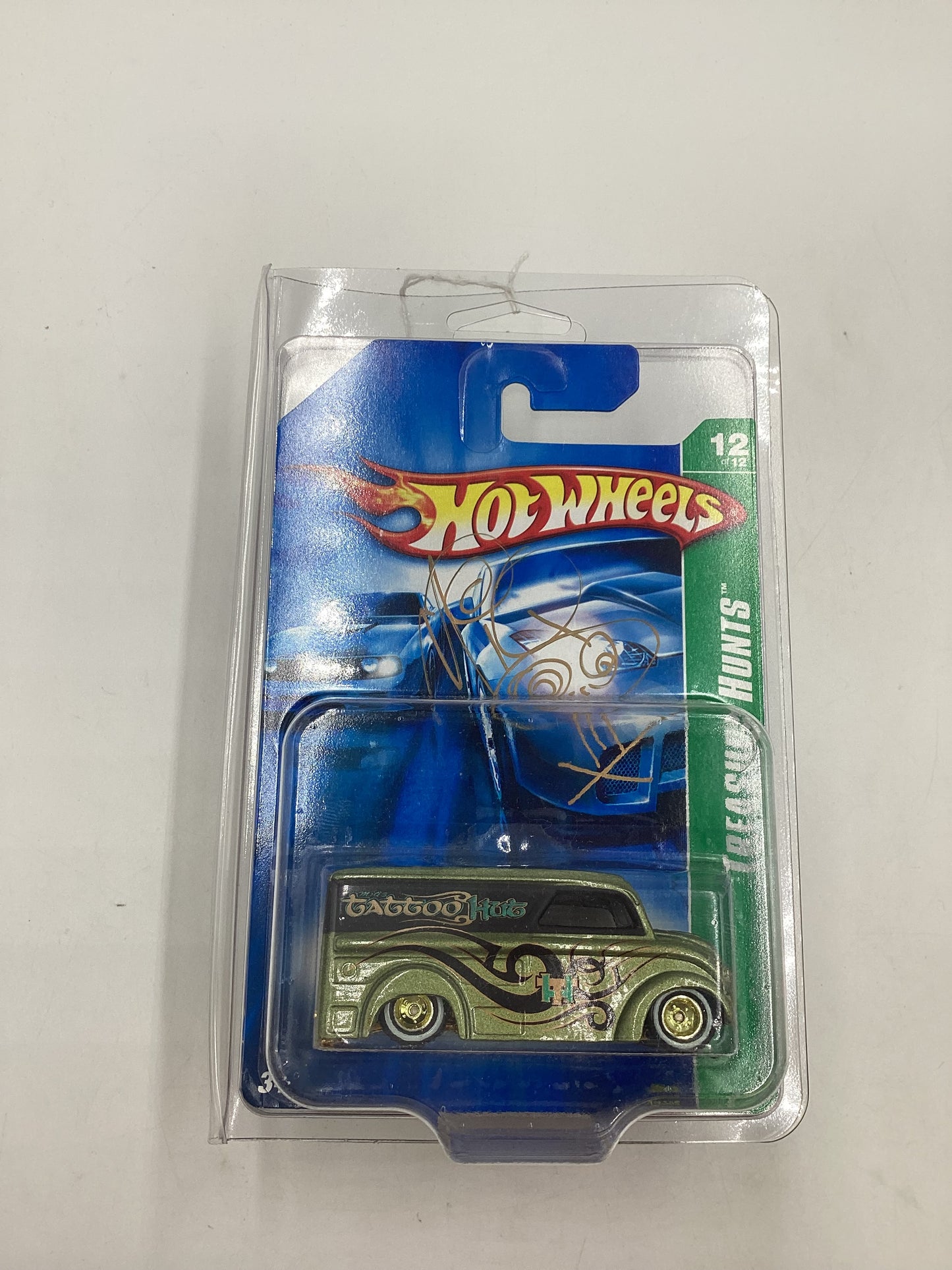 2007 Hot Wheels Treasure Hunt #50 Dairy Delivery * Signed by MiQ WilmOtt with protector