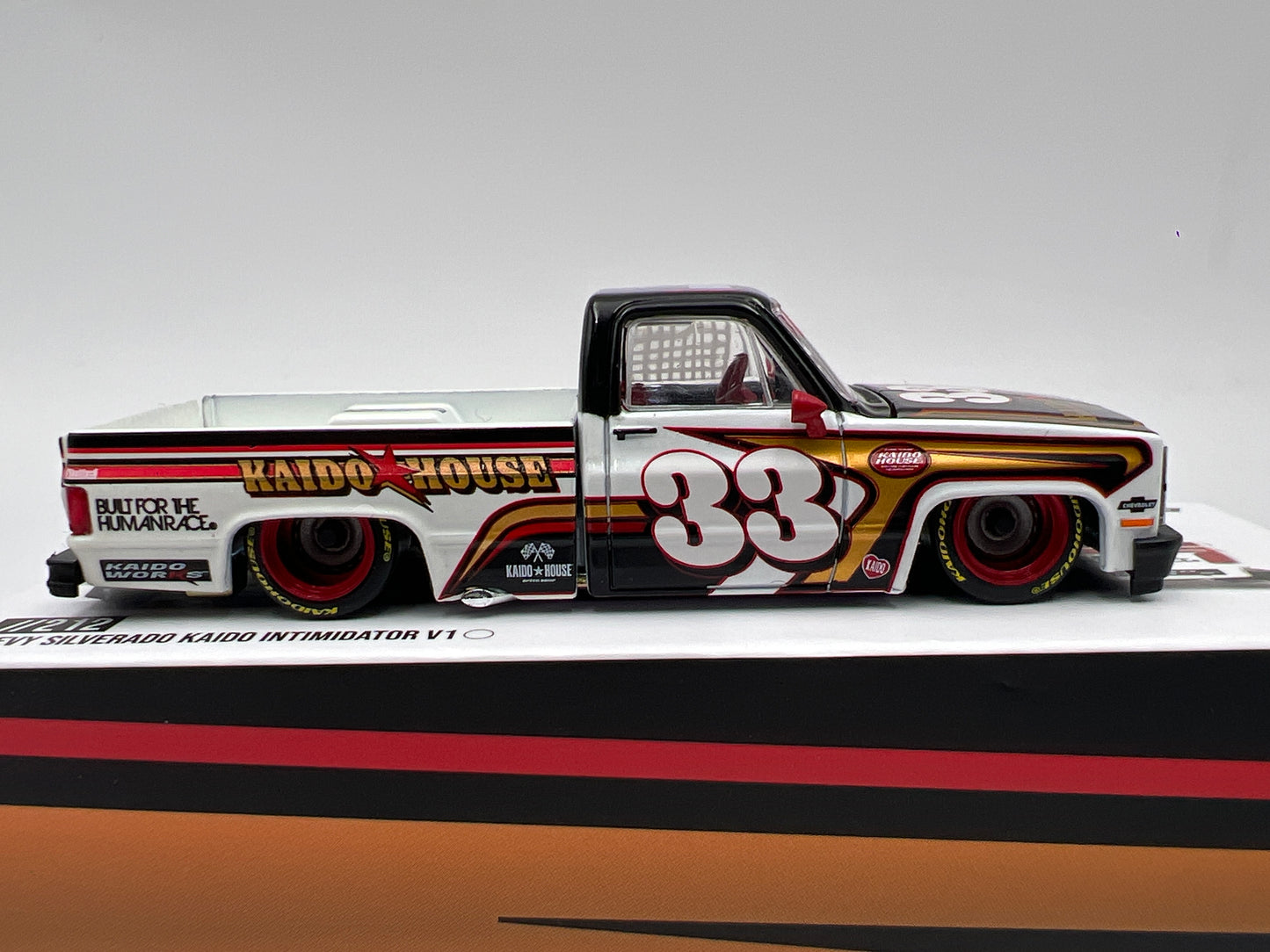 Mini GT x Kaido House #212 Chevrolet Silverado Kaido Intimidator V1