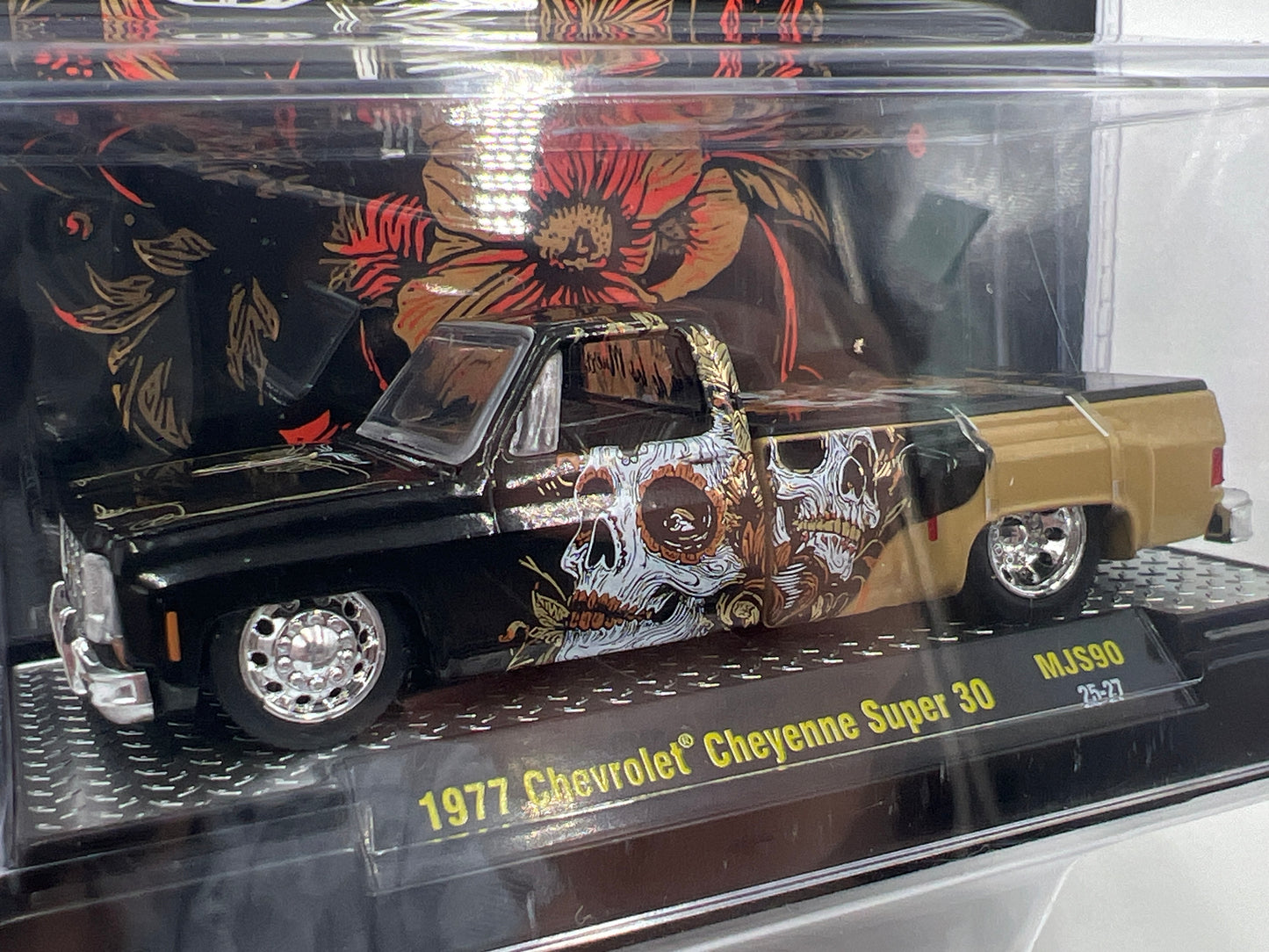 2025 M2 Machines Mijo Exclusives Dia De Los Muertos 1977 Chevrolet Cheyenne Super 30 MJS90