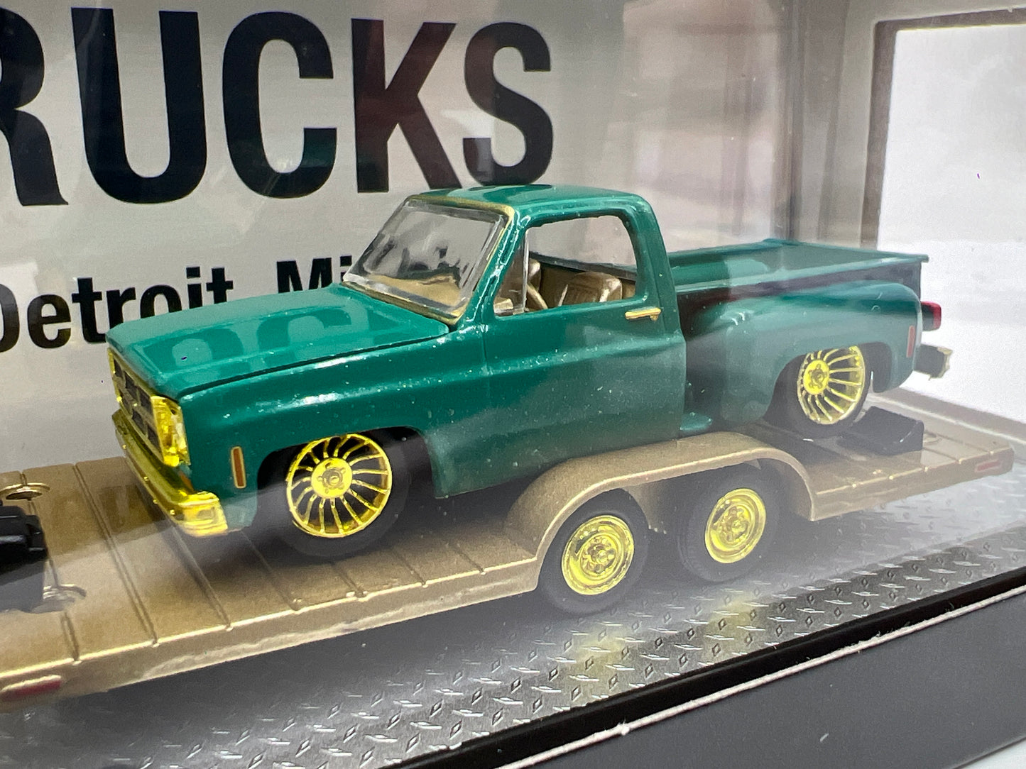 M2 Machines Auto Haulers CHASE 1973 GMC Sierra 3500 & 1976 GMC Sierra Grande 15  R88