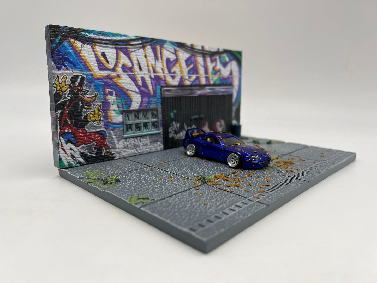 American Diorama 1:64 Mijo Exclusives LA Street Art Resin Diorama Graffiti Limited Edition W/Leaves (Car Not Included)