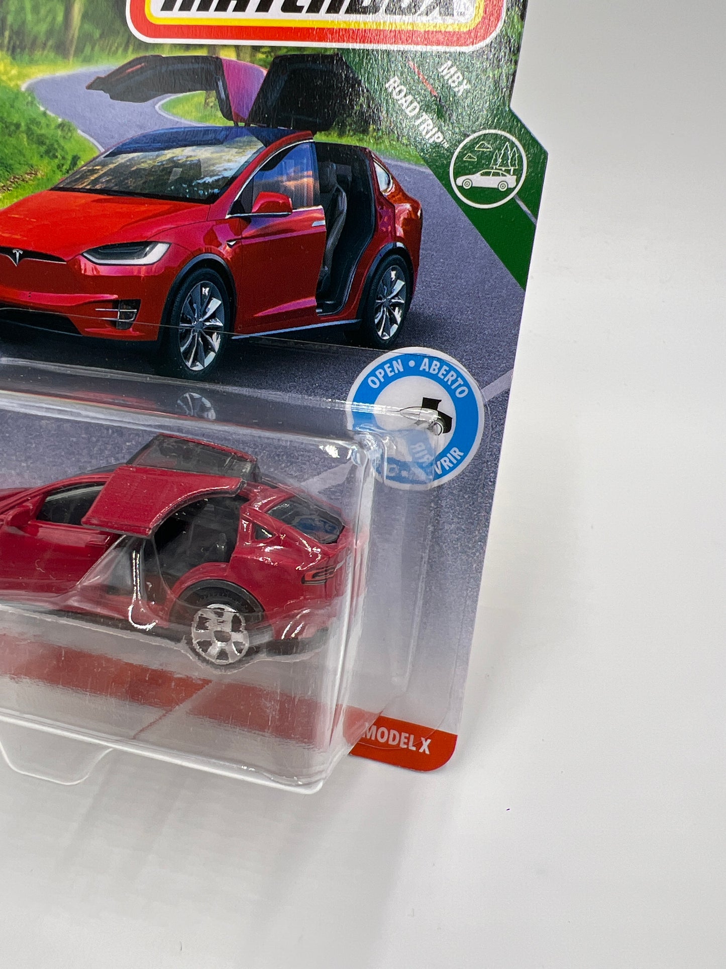 Matchbox Moving Parts MBX Road Trip Tesla Model X Red W/Protector