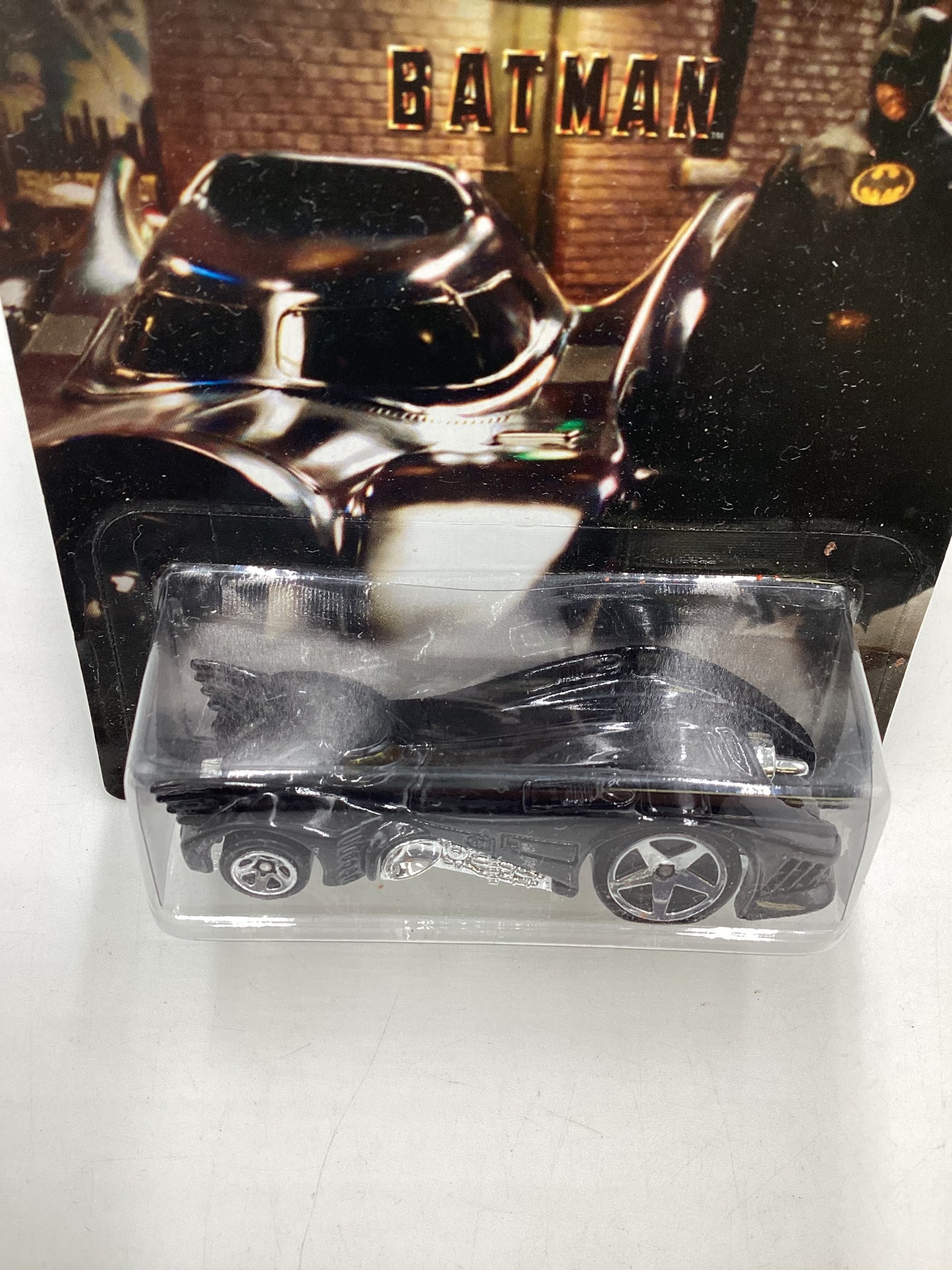 2015 Hot wheels Batman 2/6 Batmobile 121G