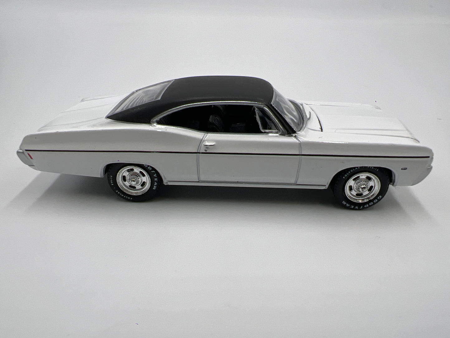 Greenlight Route 66 U.S.A Collector Pack 1968 Chevy Impala White Loose