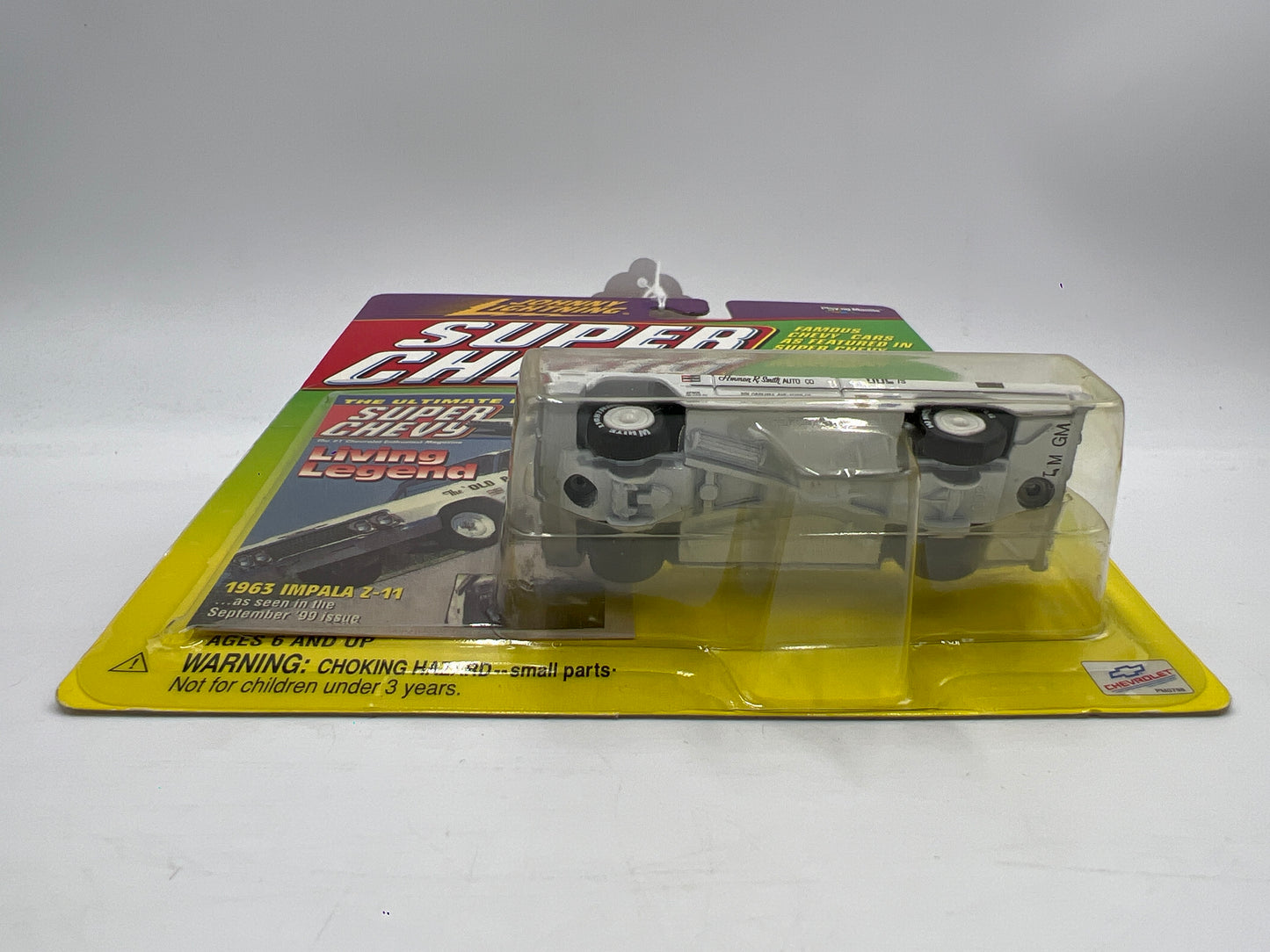 Johnny Lightning White Lightning Chase Super Chevy 1963 Impala Z-11 White