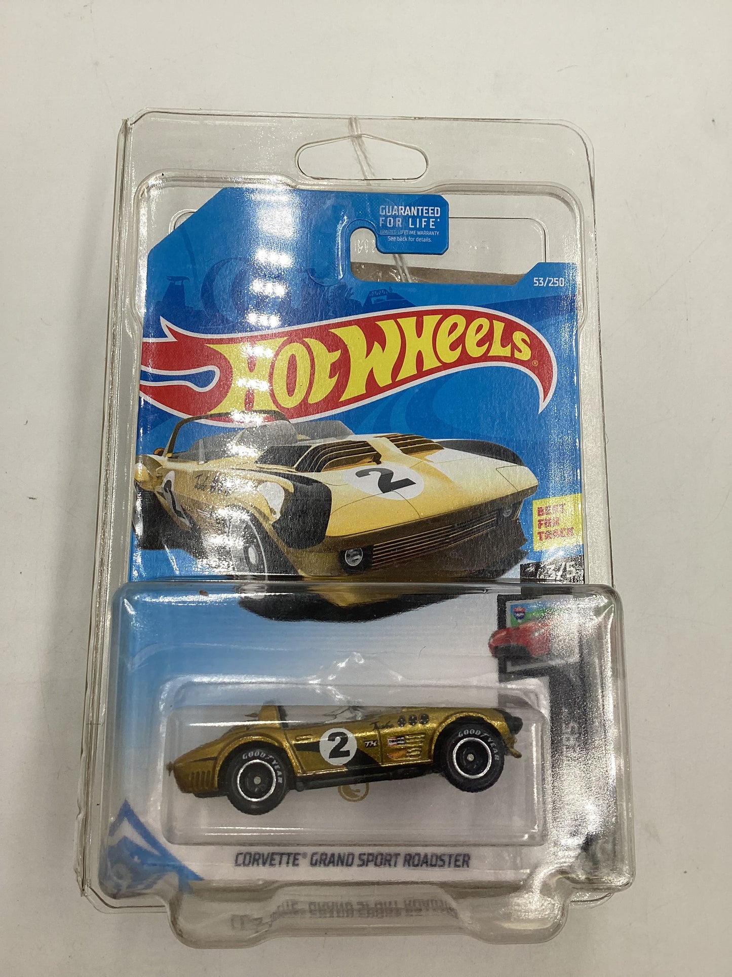 2019 Hot wheels Super treasure hunt #53 Corvette Grand Sport Roadster Gold W/Protector