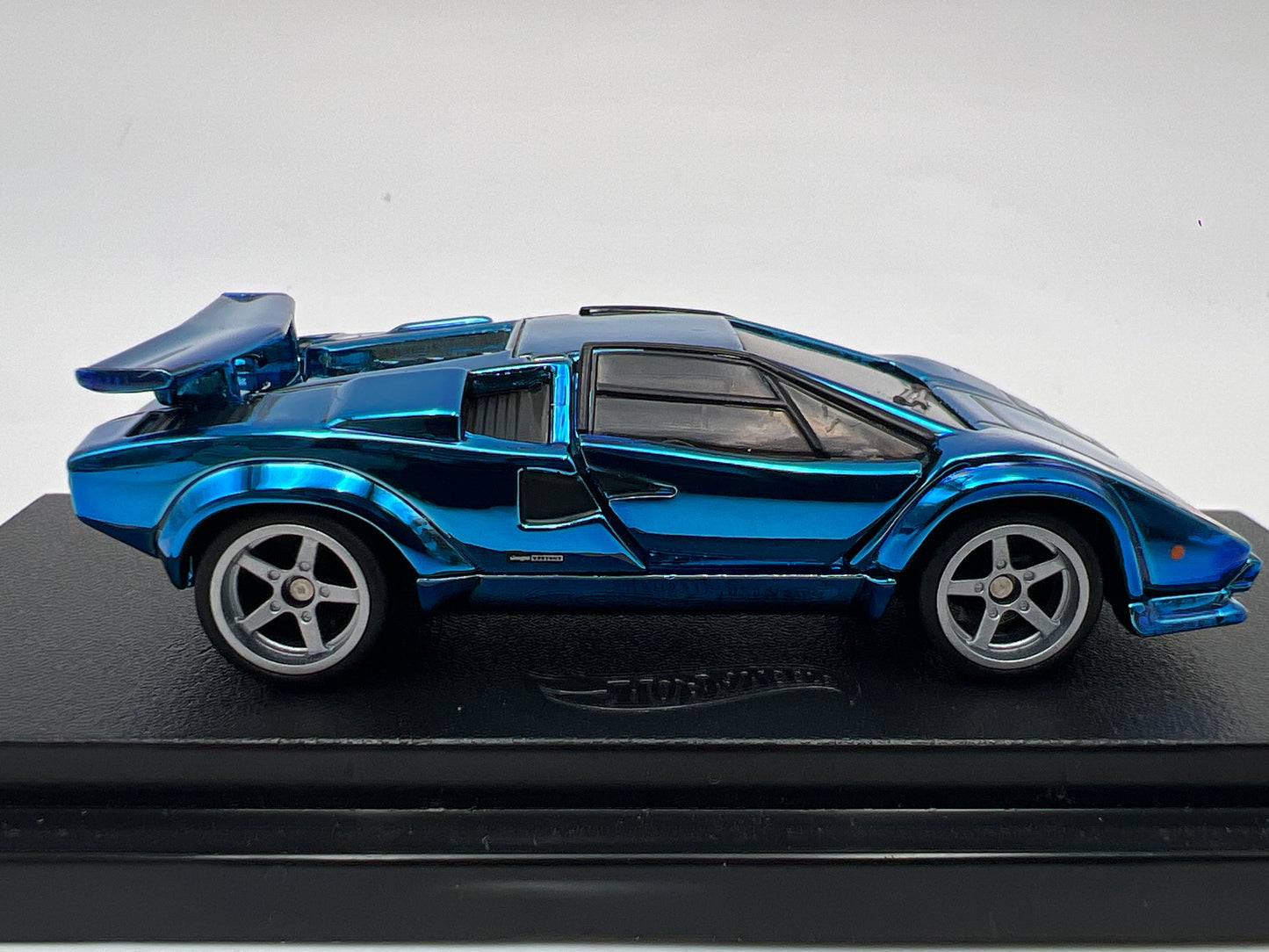 2022 Hot Wheels RLC sELECTIONs 82 Lamborghini Countach LP 500 S Blue