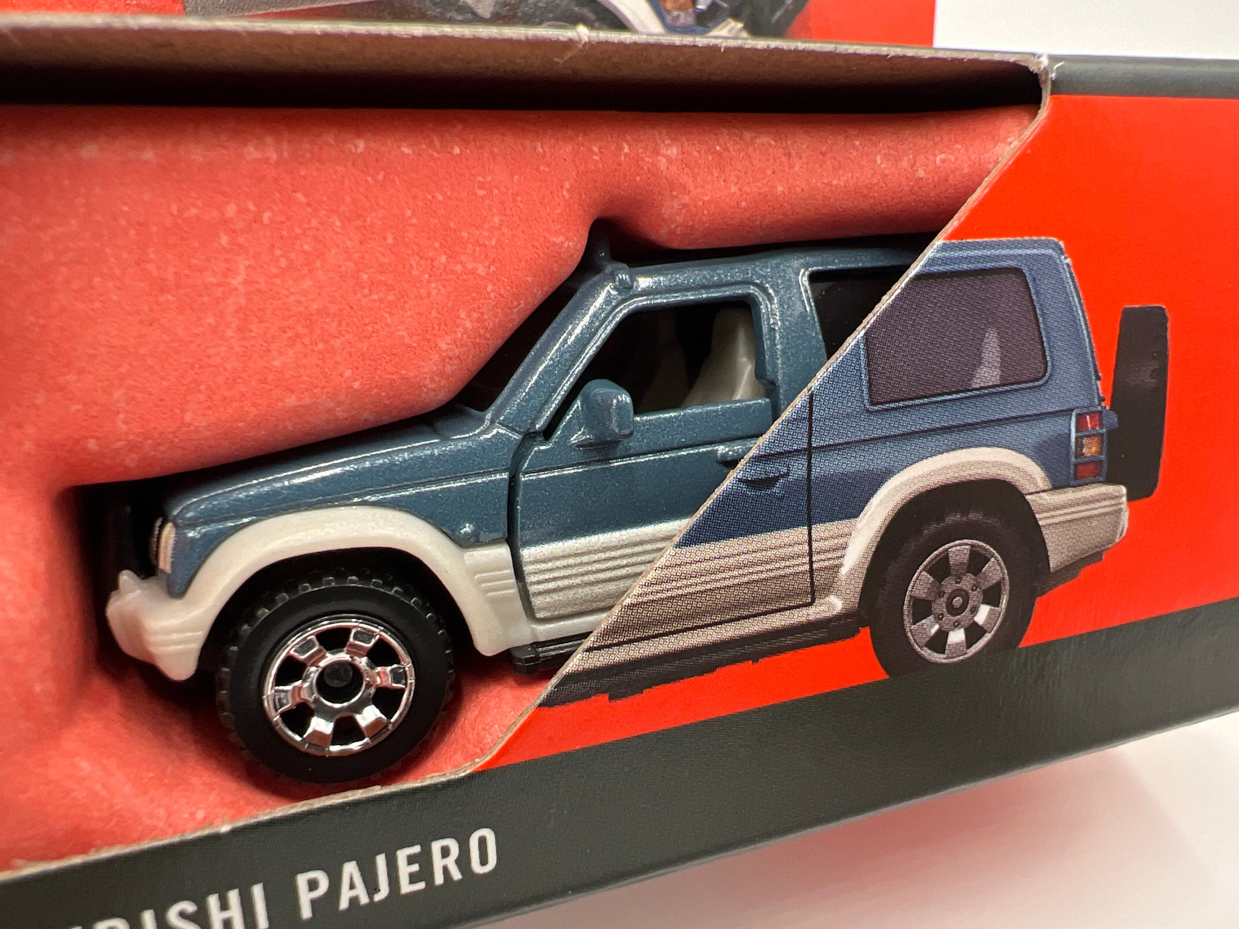 2025 Matchbox Moving Parts #40 1991 Mitsubishi Pajero Blue 169M