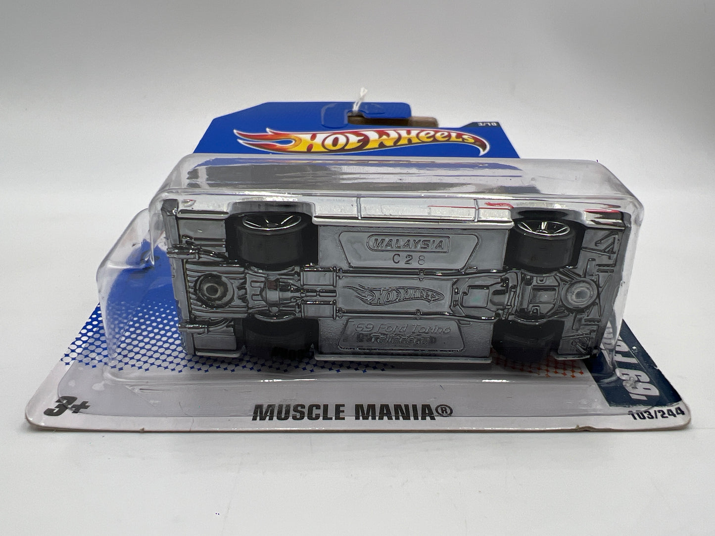 2011 Hot Wheels Muscle Mania #103 69 Ford Torino Talladega White 34B