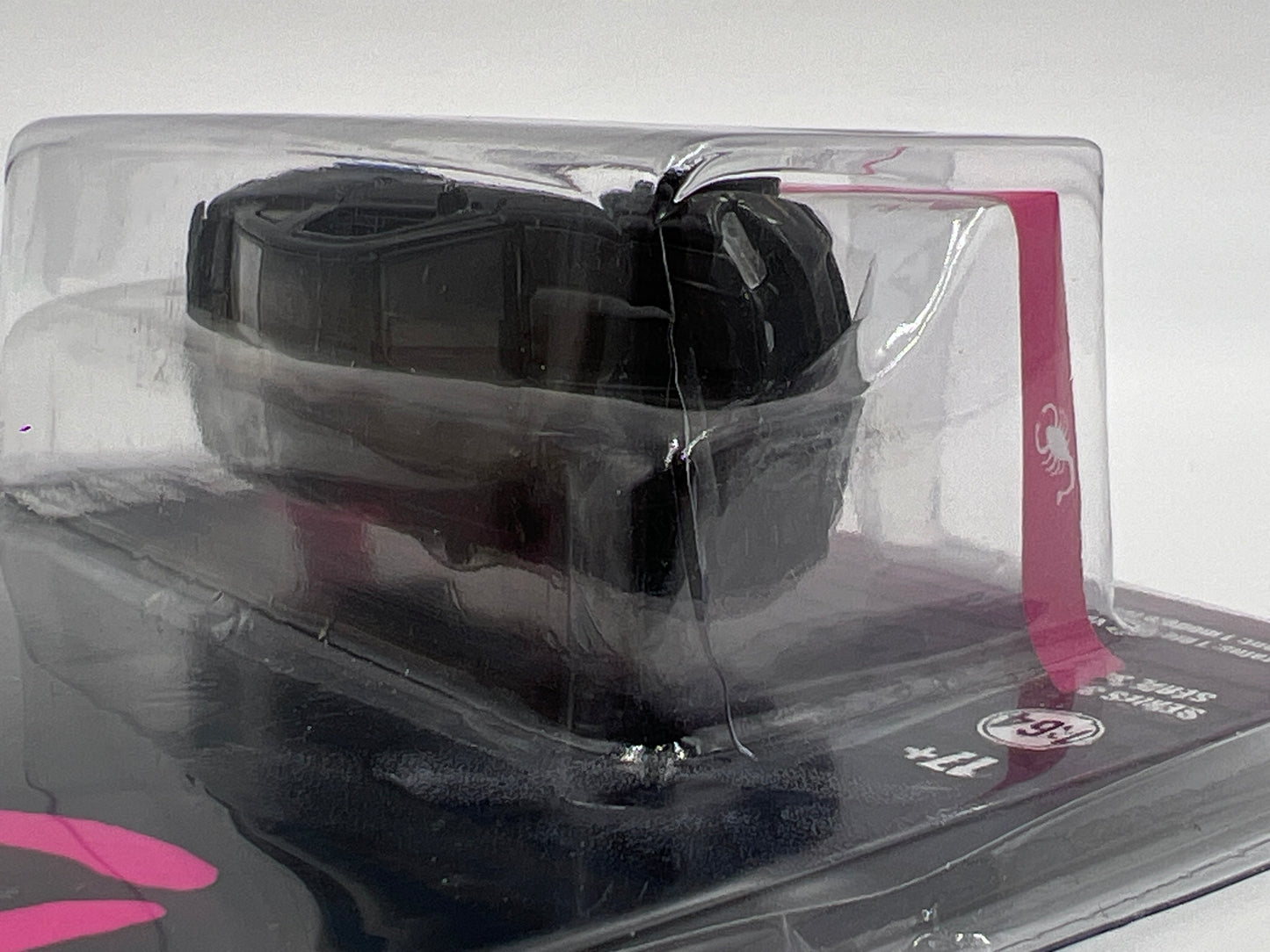 Greenlight Hollywood Series 34 Drive Walmart CHASE 2011 Ford Mustang GT 5.0 Black Cracked Blister