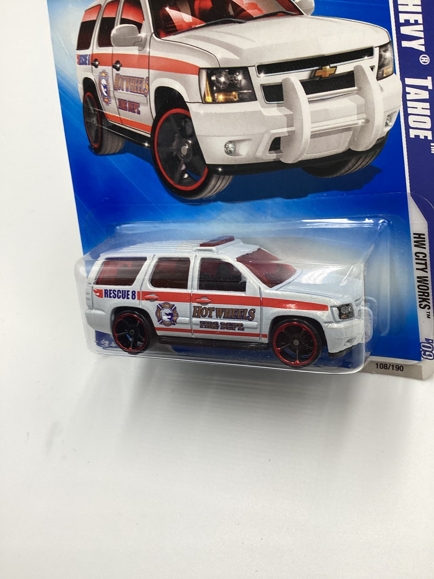 2009 Hot Wheels #108 07 Chevy Tahoe Fire Dept. White 17C