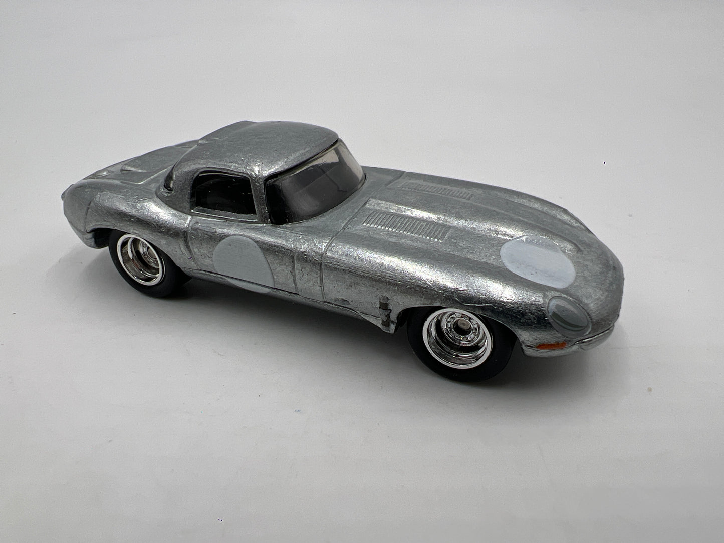 Hot Wheels Diorama Premium Jaguar Lightweight E-Type Silver Loose