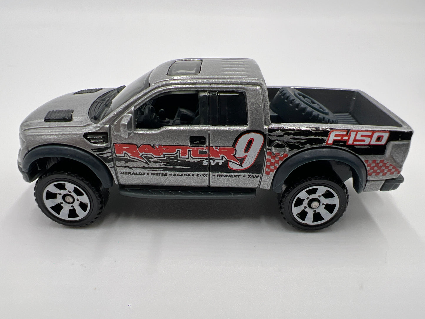 Matchbox 1/64 2010 Ford F-150 SVT Raptor Silver Loose