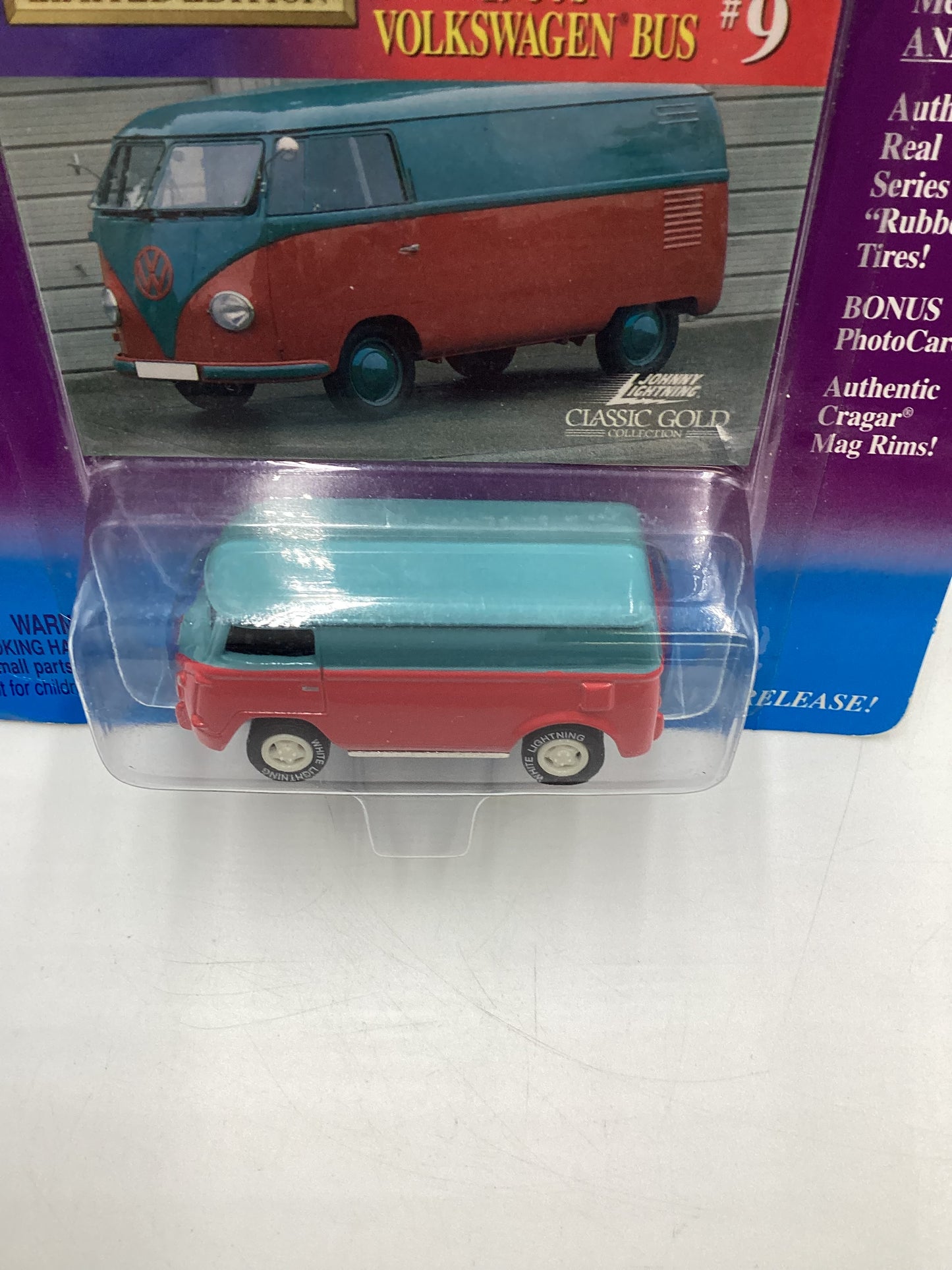 Johnny Lightning Classic Gold Collection Collector #9 1960’s Volkswagen Bus Red/Blue White Lightning Chase