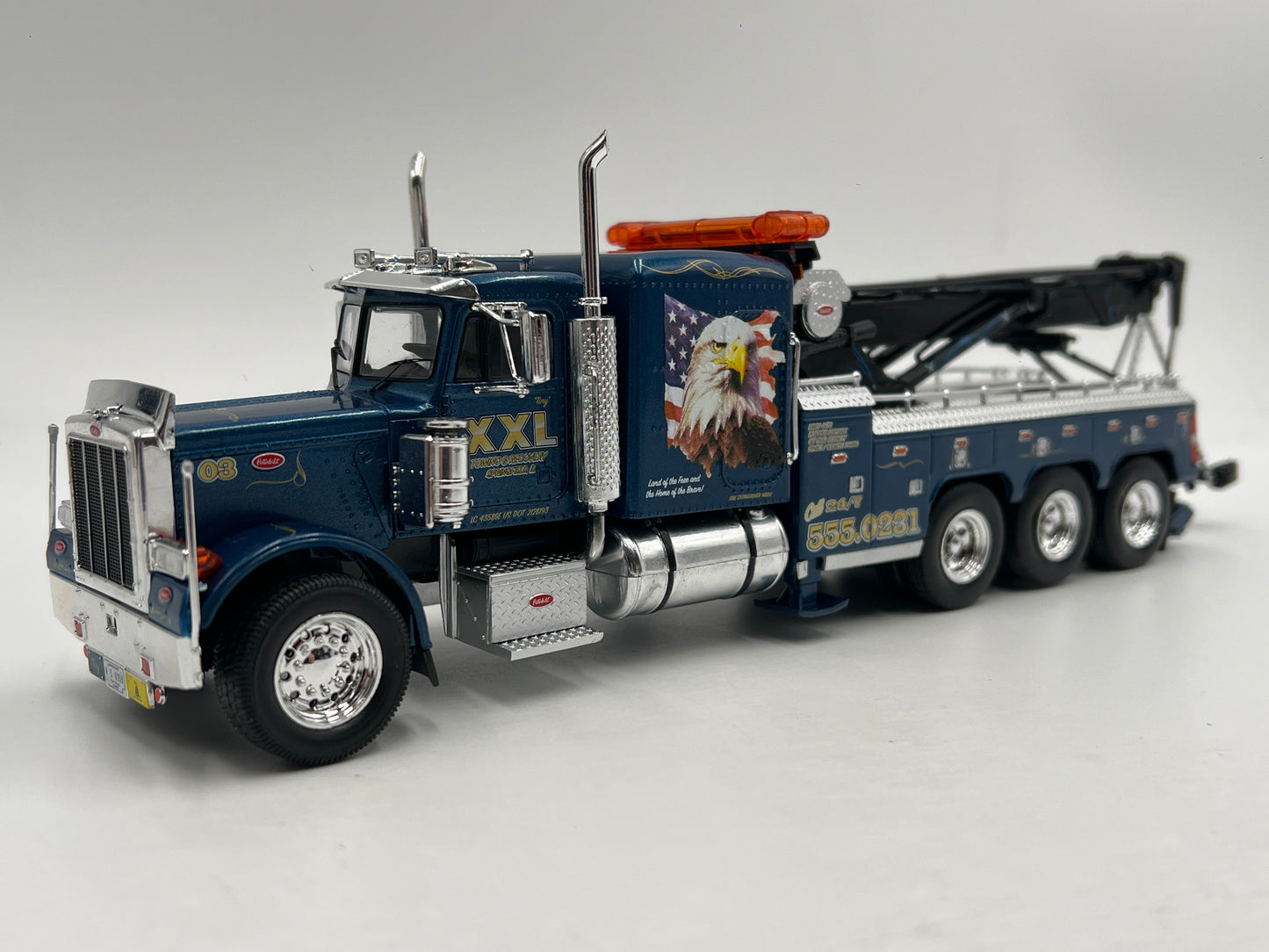 IXO Models 1/43 Scale USA Edition Peterbilt 359 Wrecker 1980 Blue