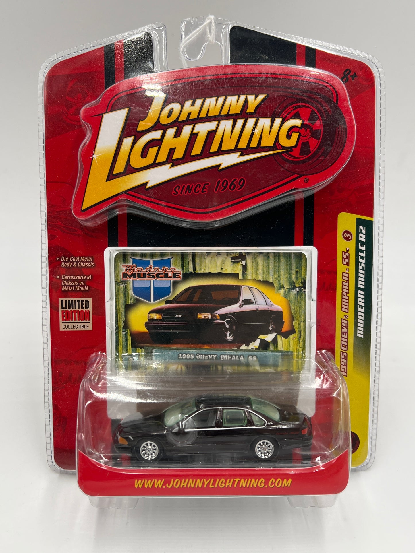 Johnny Lightning Modern Muscle R2 #3 1995 Chevy Impala SS Black
