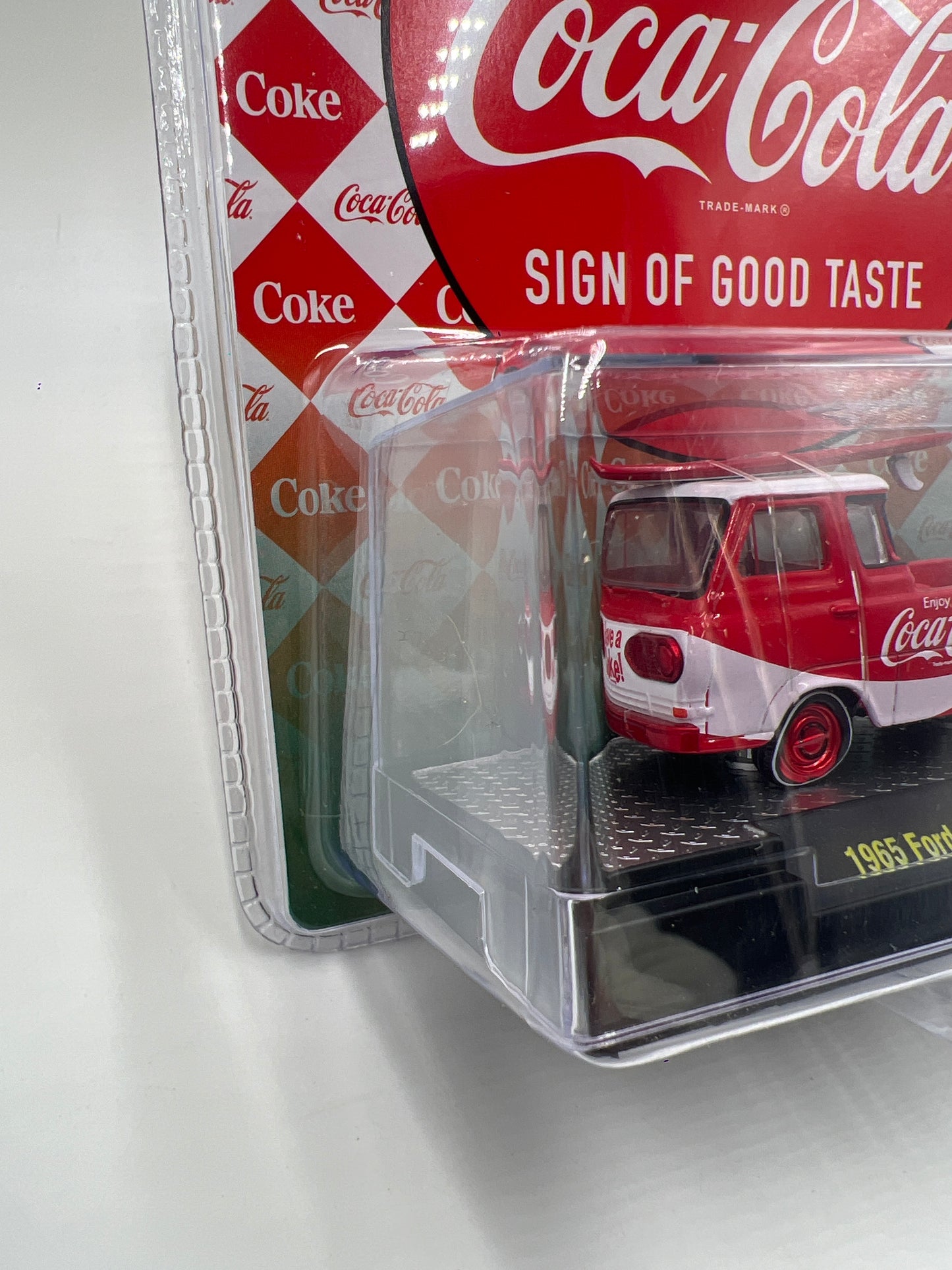M2 Machines A61 CHASE Coca Cola 1965 Ford Econoline Truck
