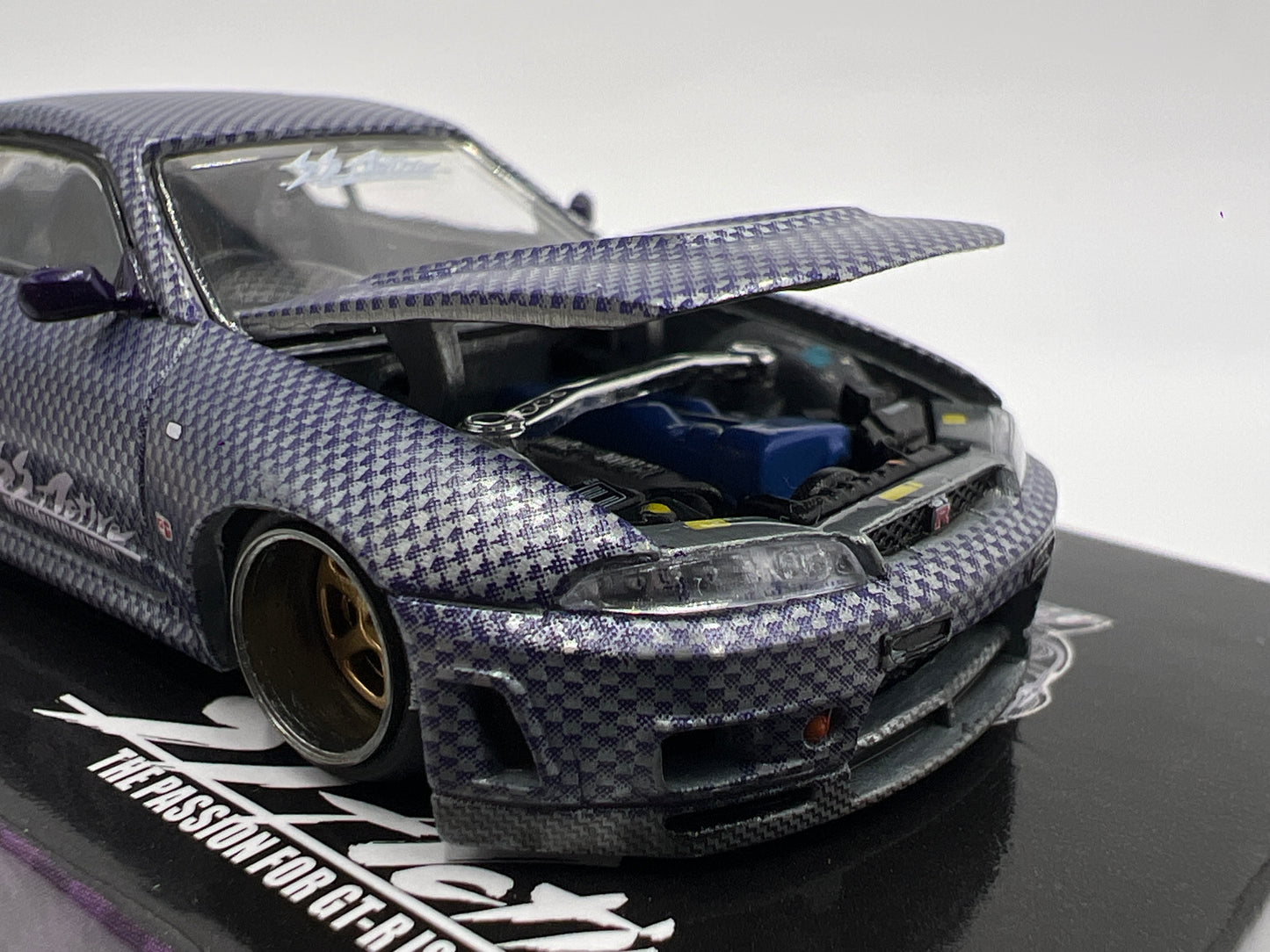 Mini GT x Kaido House #163 CHASE Nissan Skyline GT-R R33 Active Carbon R V2