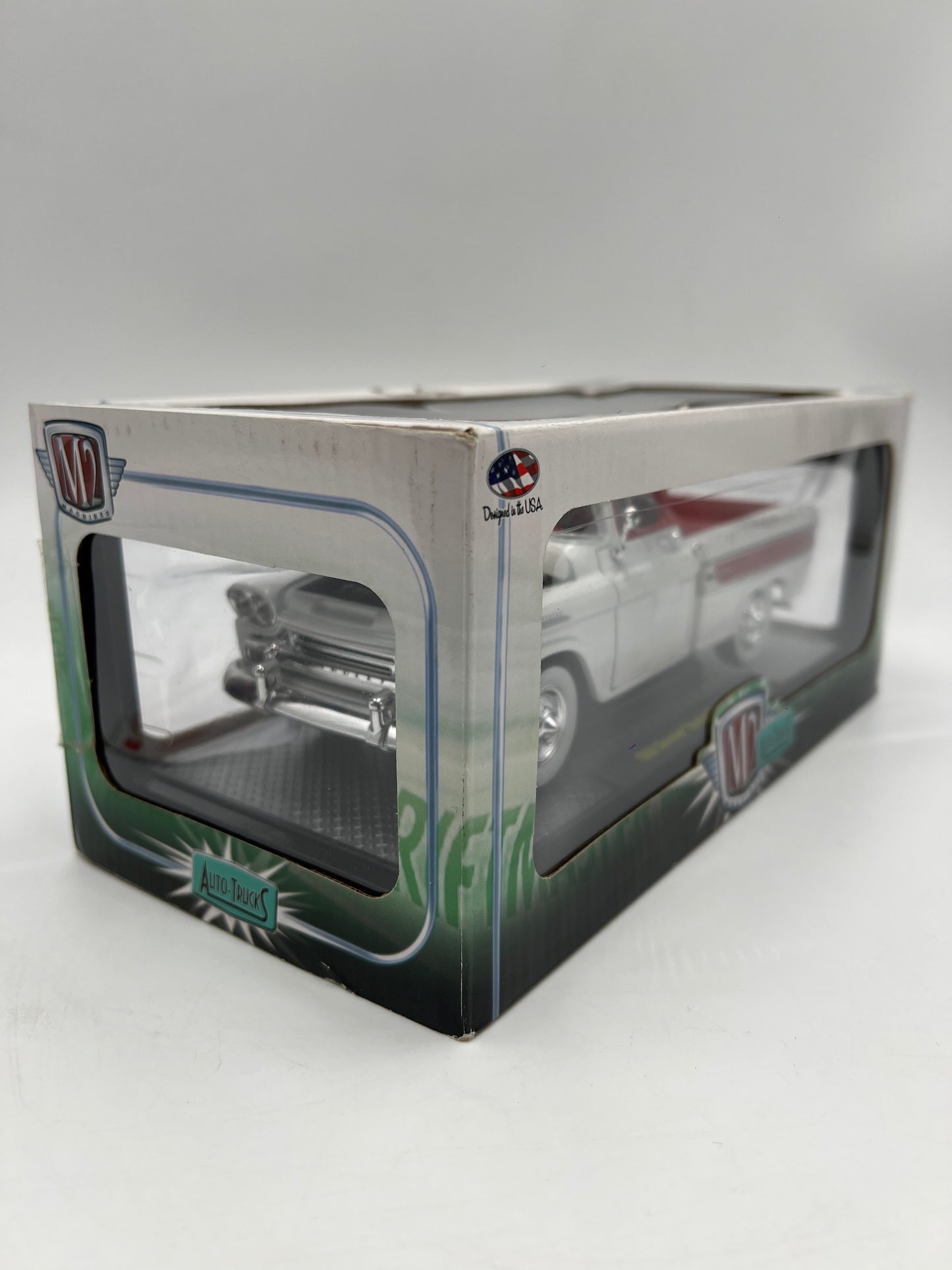 M2 Machines 1/24 Premium Edition Auto-Trucks 1958 Chevrolet Apache Cameo White/Red R47