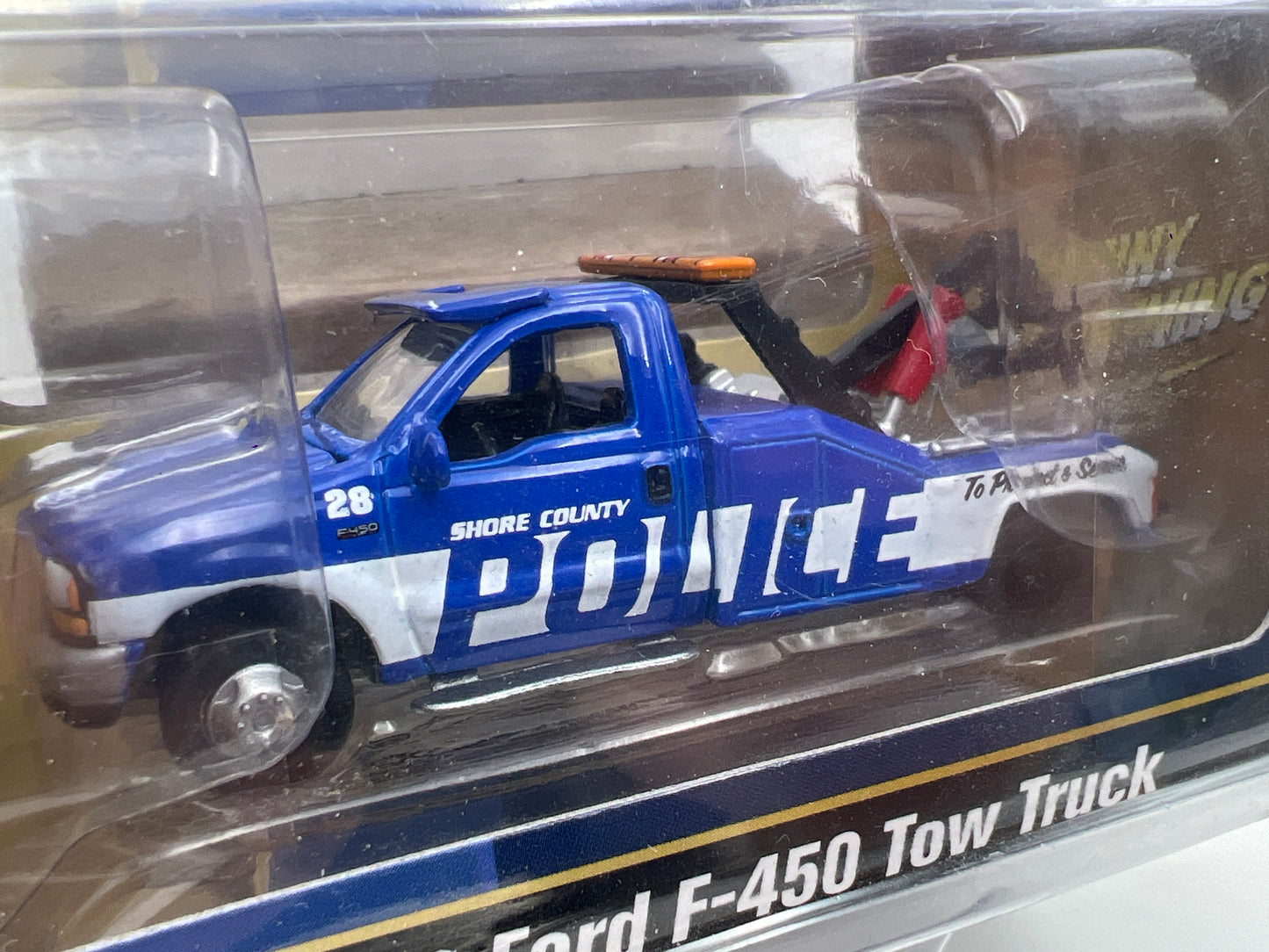 Johnny Lightning MiJo Exclusives 1/2400 Active Duty Police 1999 Ford F-450 Tow Truck